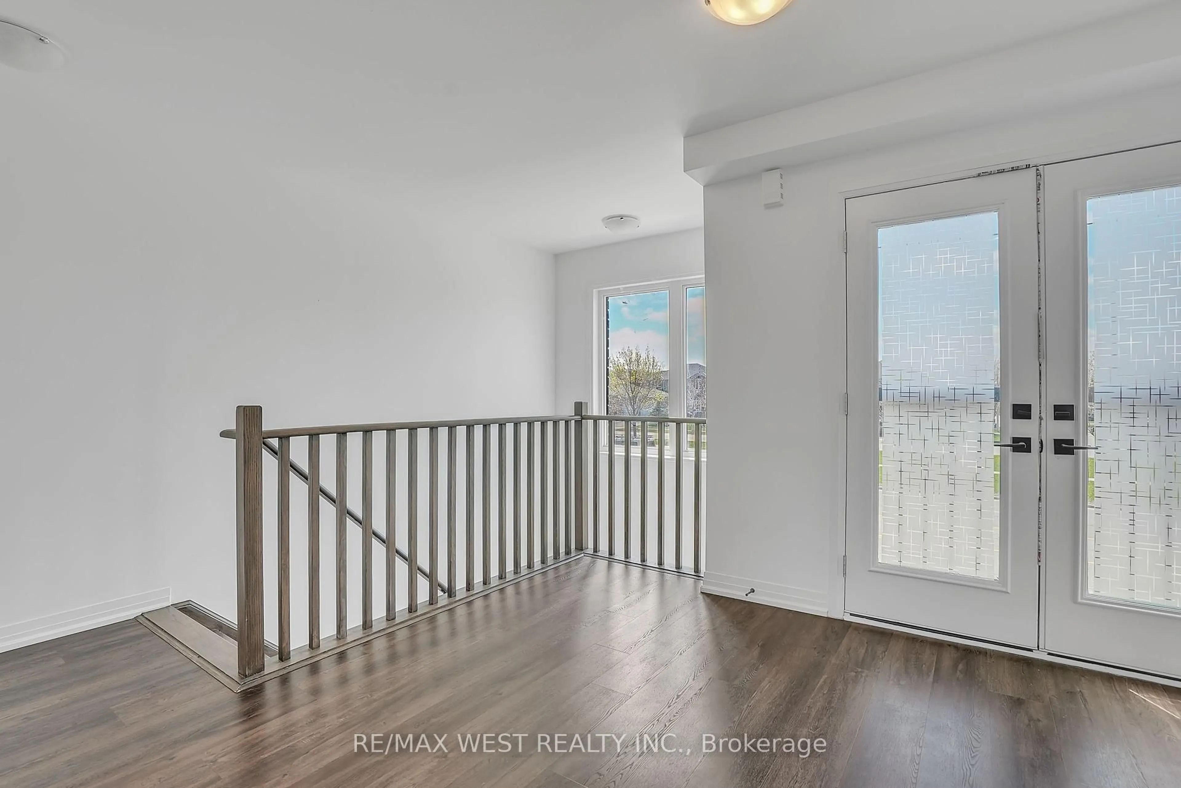 Unknown for 61 Fairlane Ave, Barrie Ontario L9J 0N1
