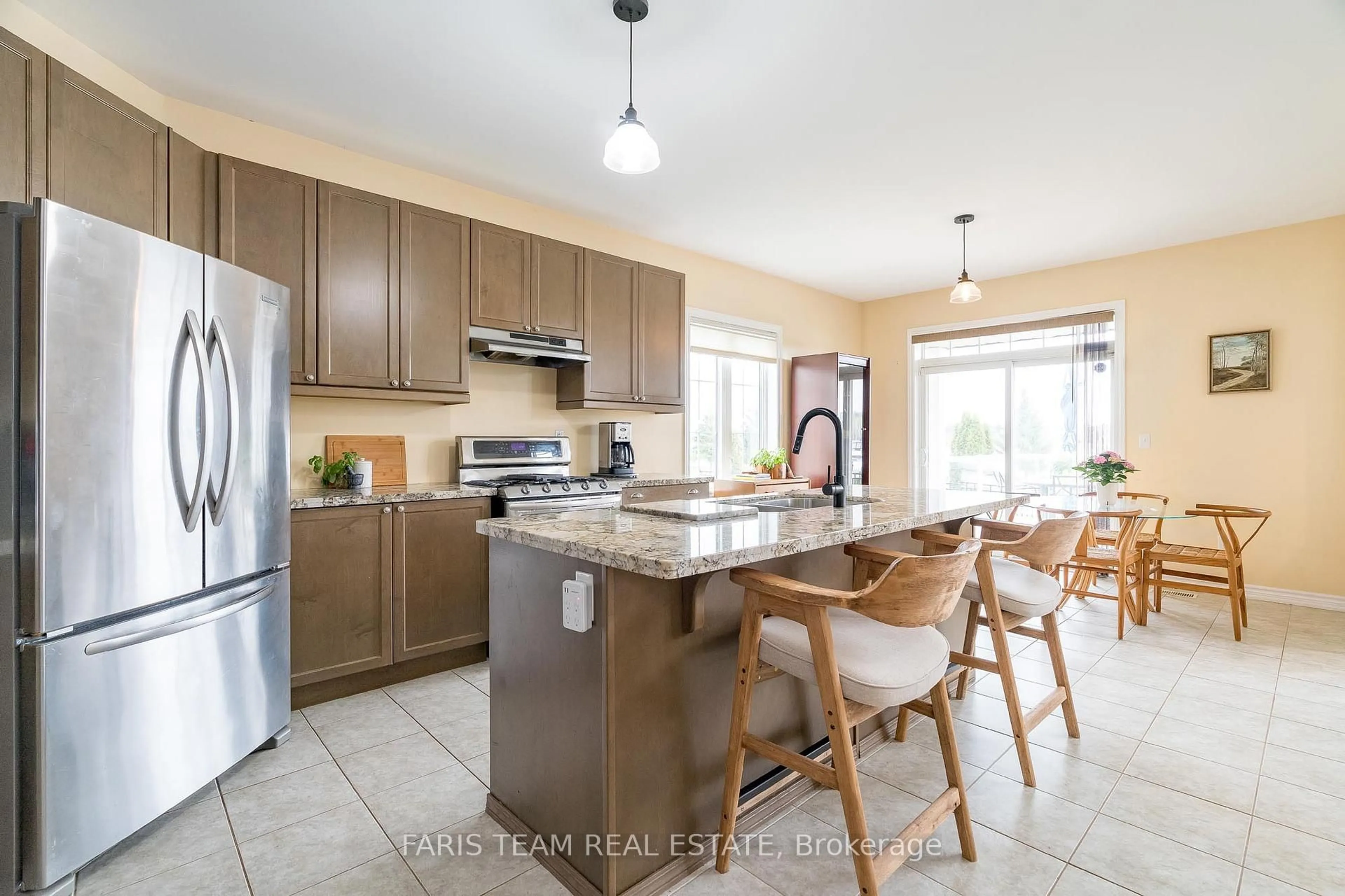Open concept kitchen, ceramic/tile floor for 481 Bayport Blvd, Midland Ontario L4R 0C5