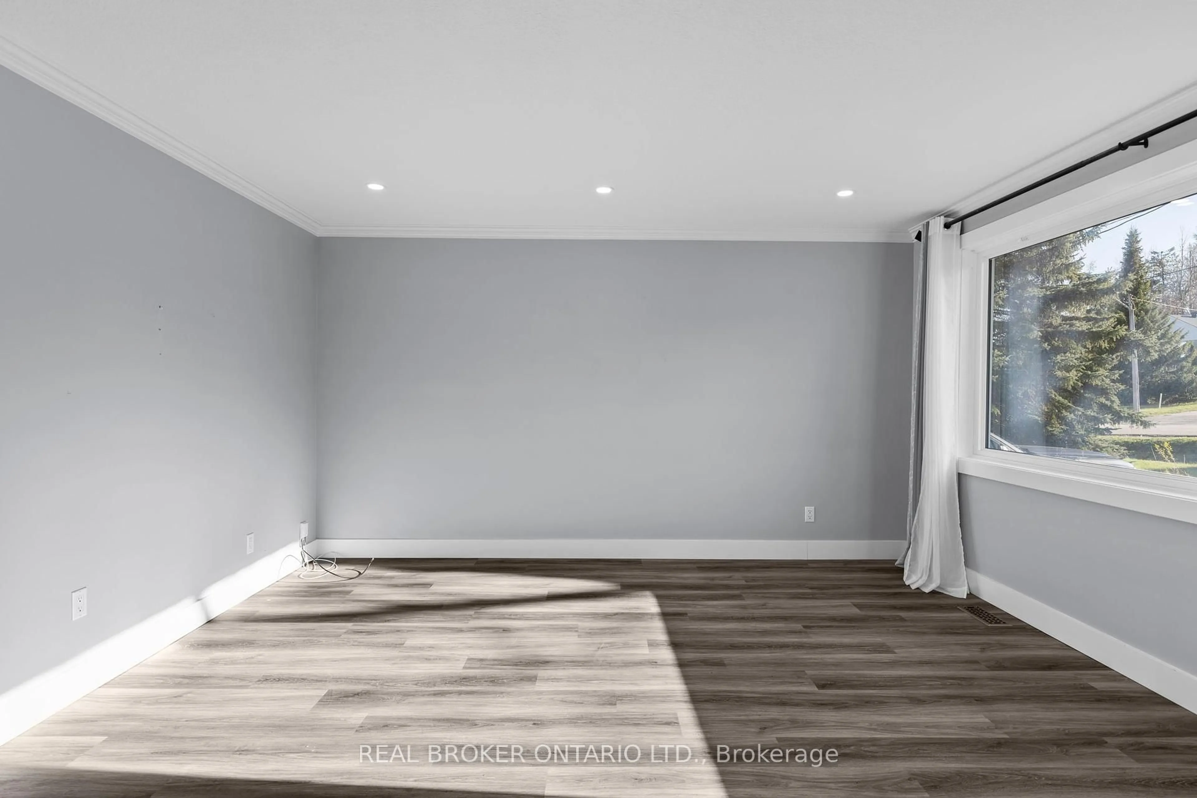A pic of a room for 42 Charles Rd, Orillia Ontario L3V 3H4