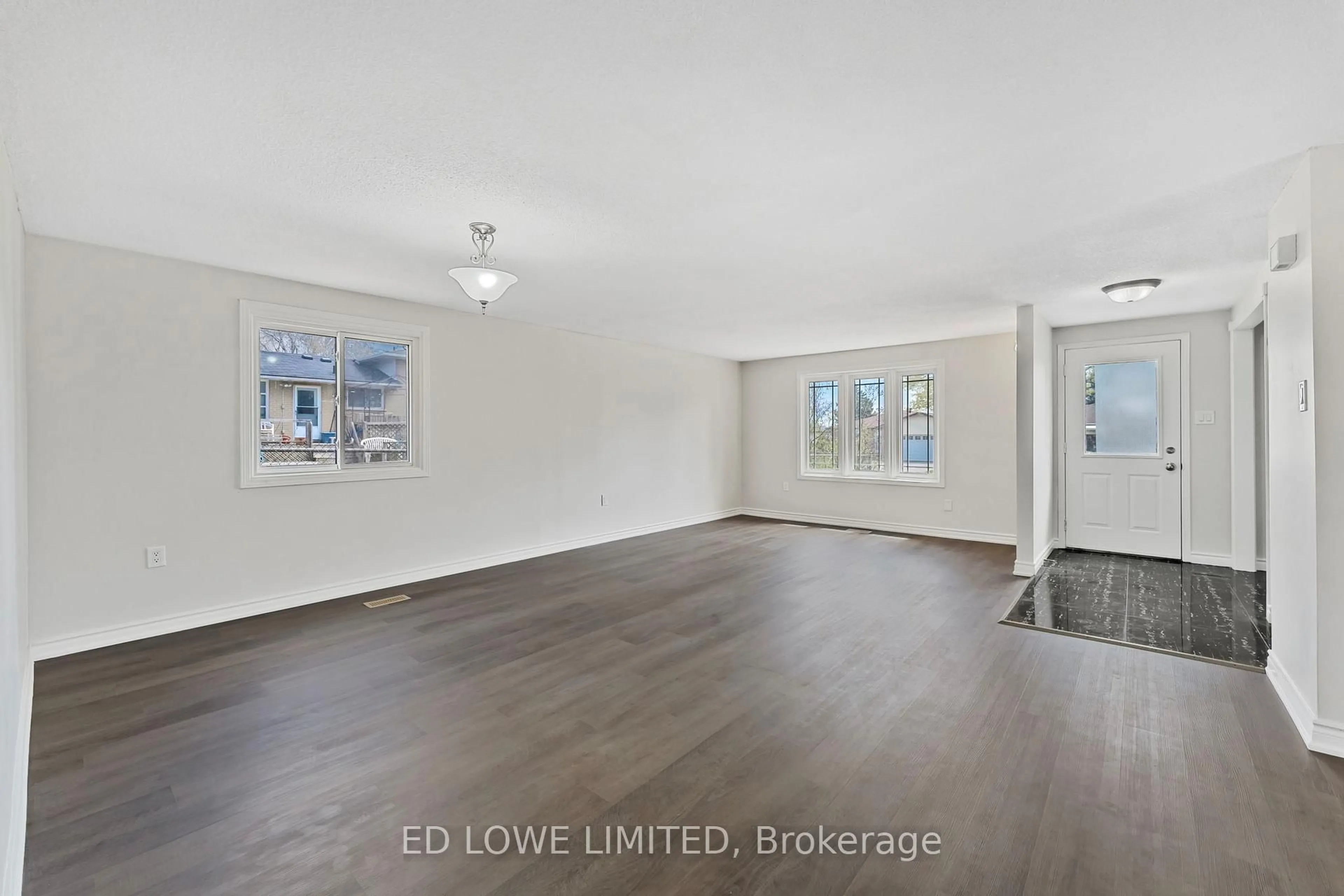 A pic of a room for 6 Argyle Rd, Barrie Ontario L4N 6P9