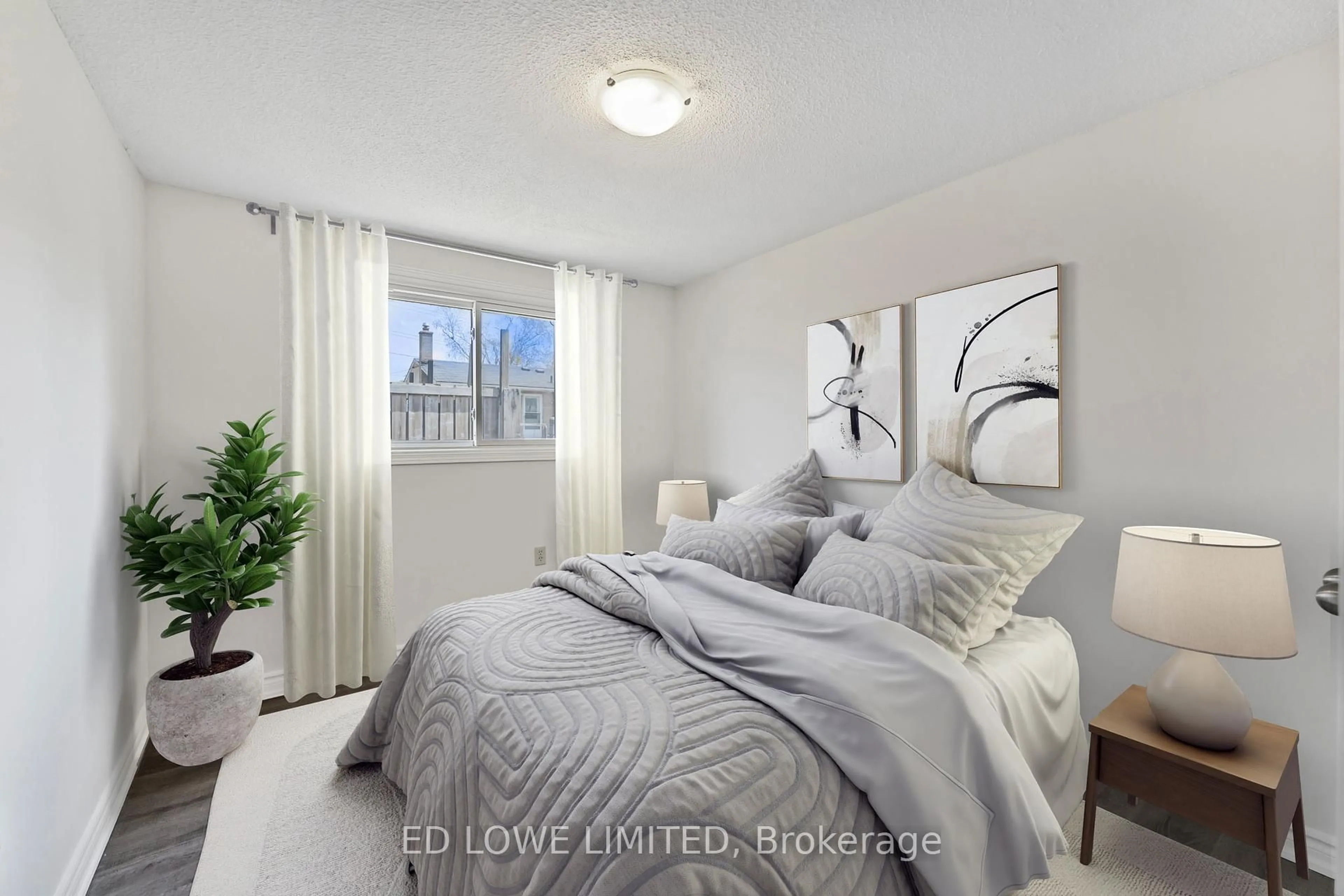 Bedroom with bed, unknown for 6 Argyle Rd, Barrie Ontario L4N 6P9