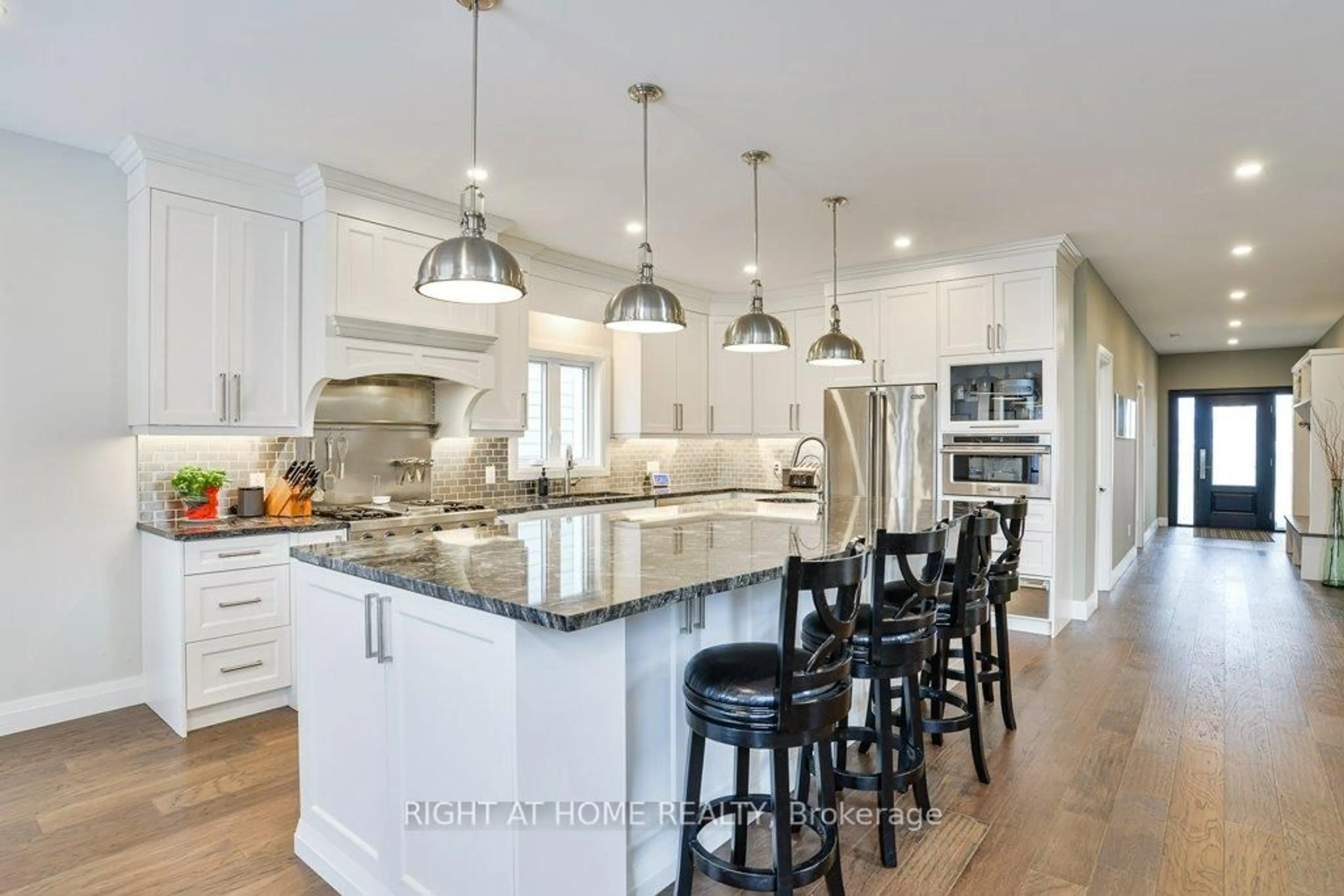 Contemporary kitchen, unknown for 45 Rosy Beach Crt, Ramara Ontario L3V 8L2