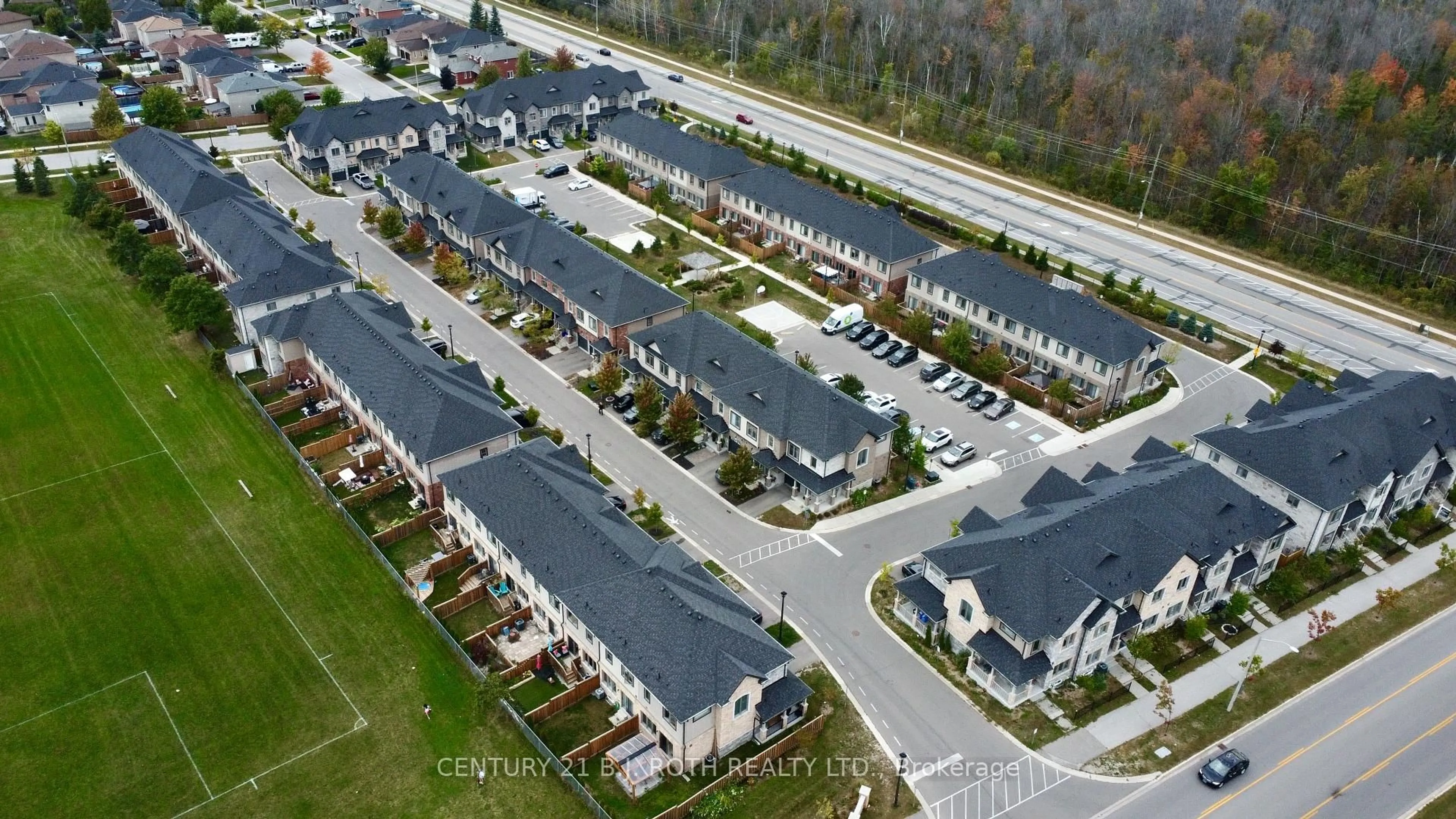 A pic from outside/outdoor area/front of a property/back of a property/a pic from drone, street for 9 Deneb St, Barrie Ontario L4M 0K6
