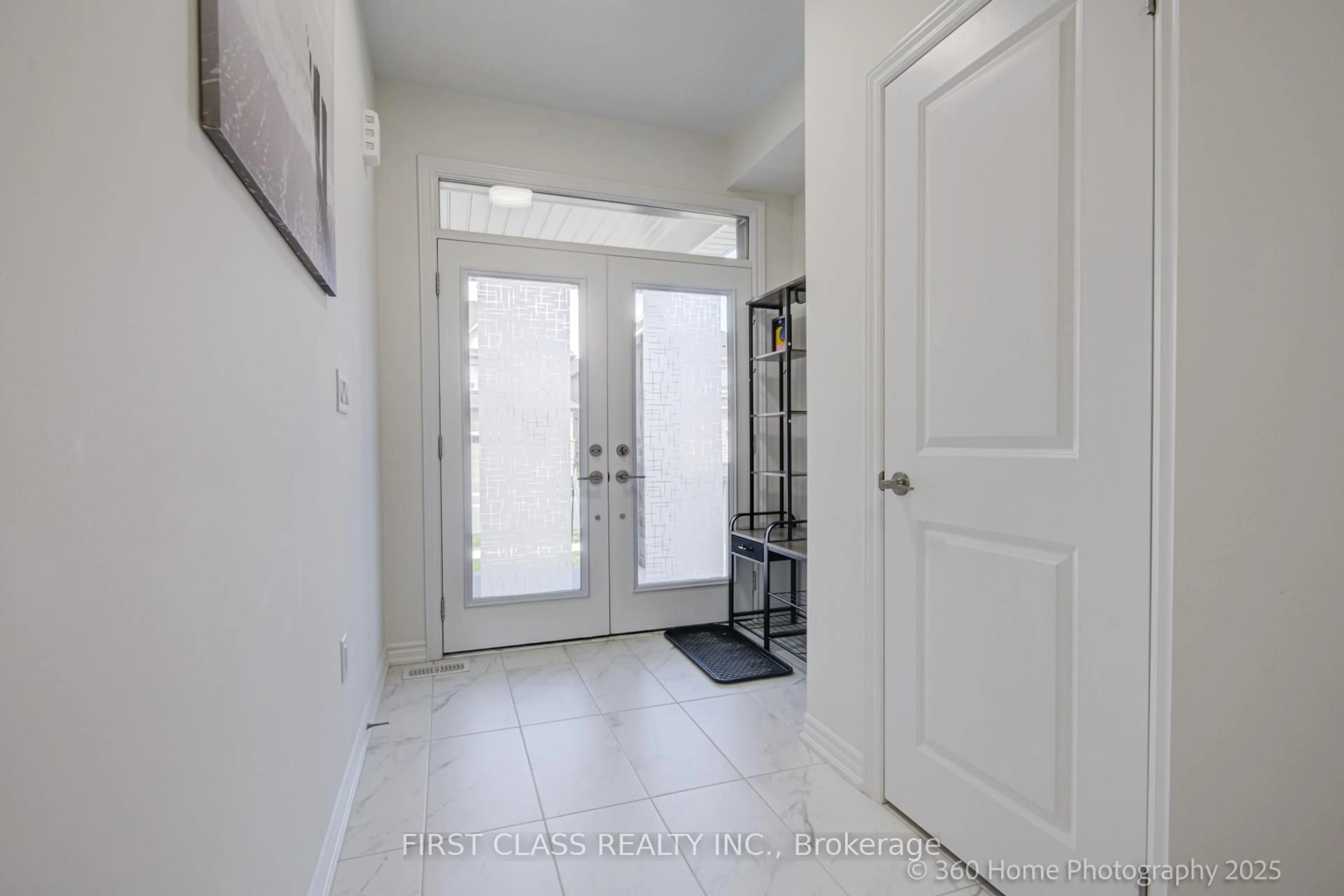 Indoor entryway for 86 Shepherd Dr, Barrie Ontario L9J 0P5