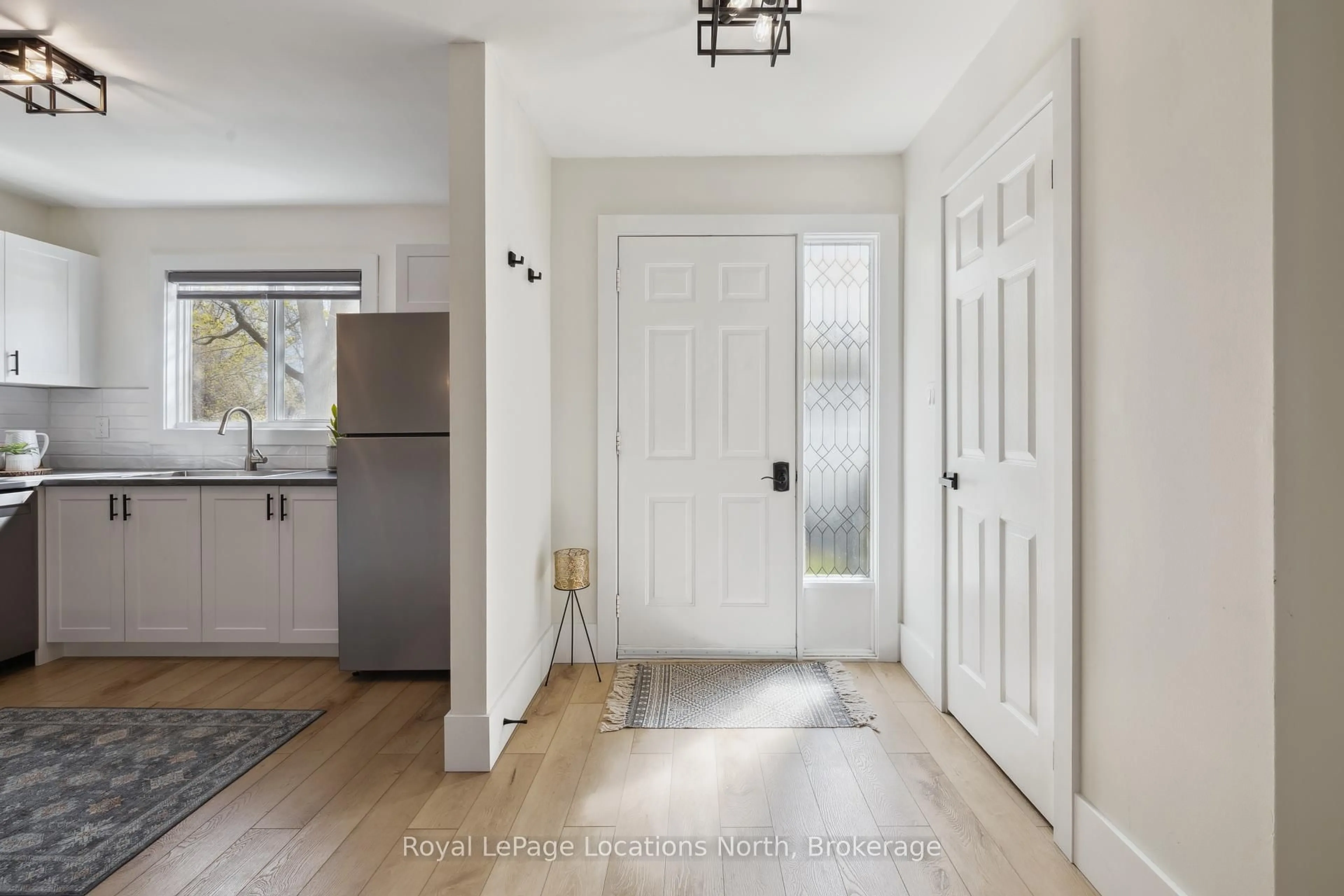 Indoor entryway for 15 Watts Cres #16, Collingwood Ontario L9Y 4S6