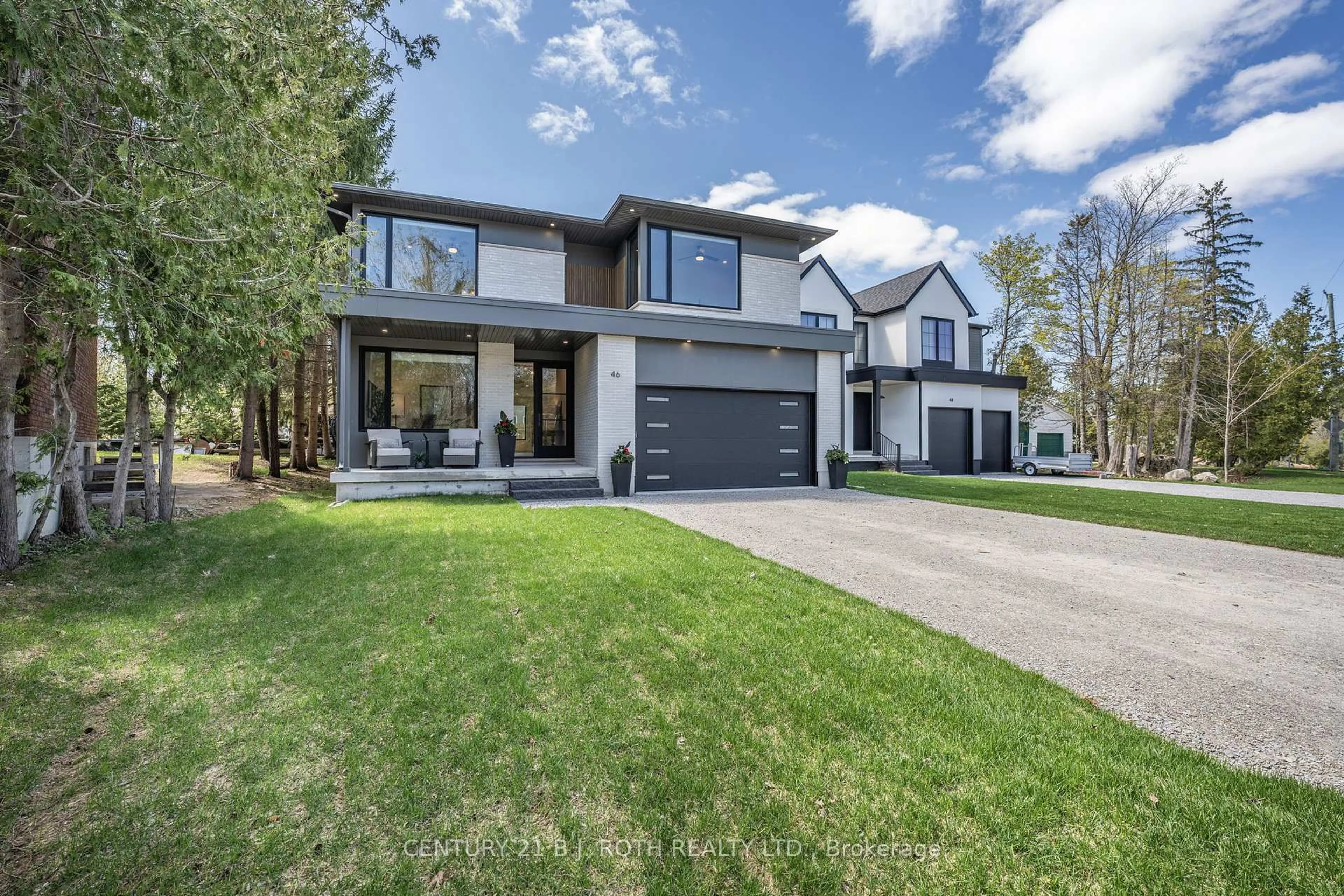 Home with brick exterior material, street for 46 Tyndale Rd, Barrie Ontario L4N 7T1