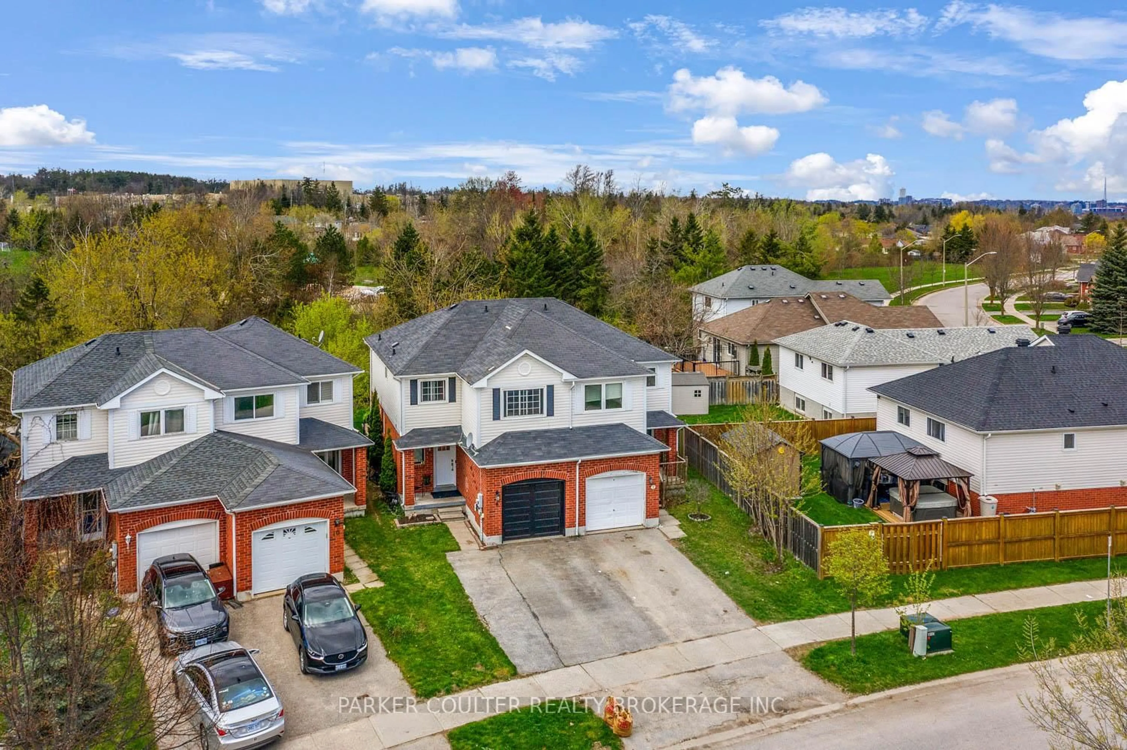 A pic from outside/outdoor area/front of a property/back of a property/a pic from drone, street for 8 Pickett Cres, Barrie Ontario L4N 8B8