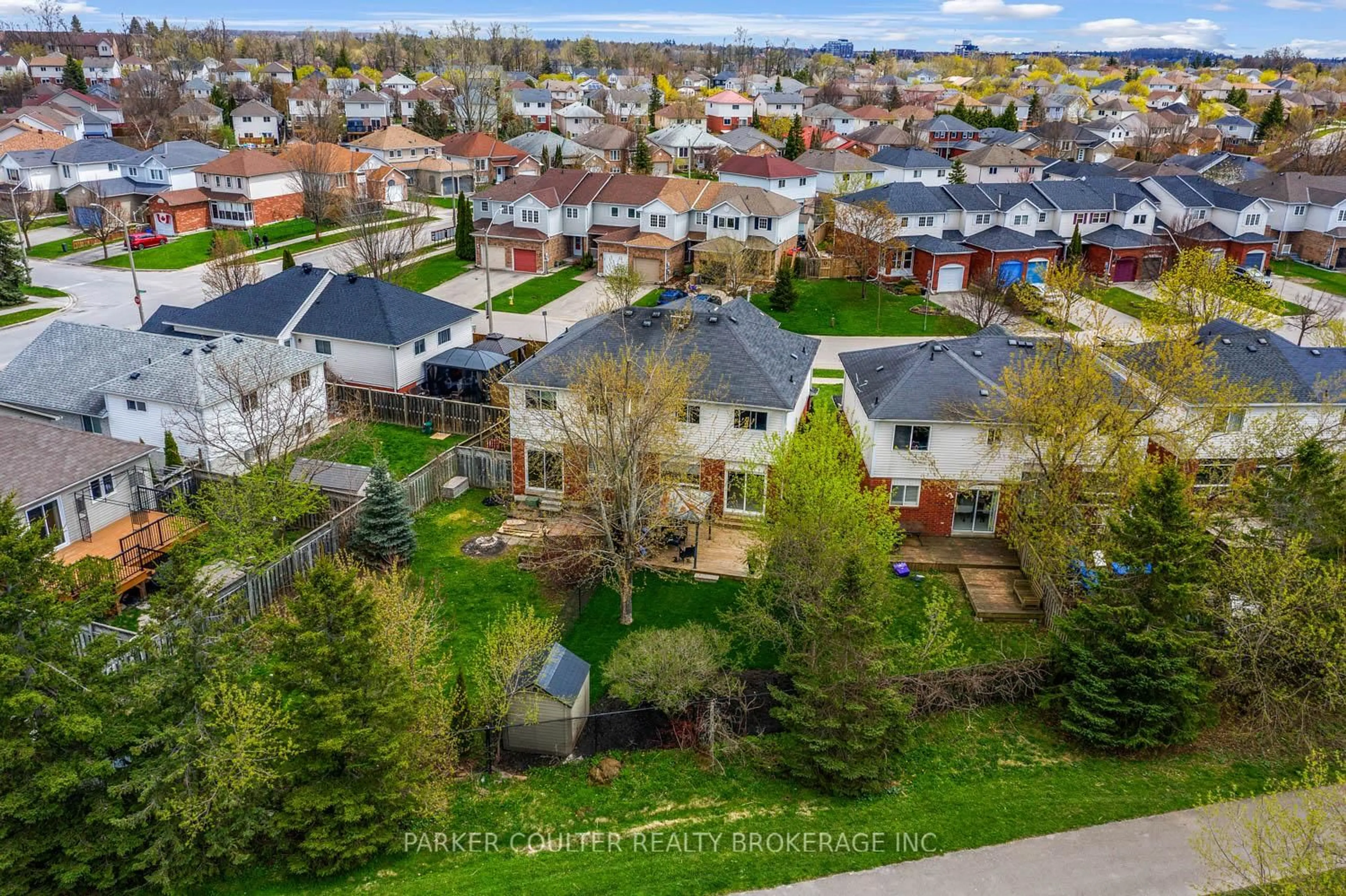 A pic from outside/outdoor area/front of a property/back of a property/a pic from drone, unknown for 8 Pickett Cres, Barrie Ontario L4N 8B8