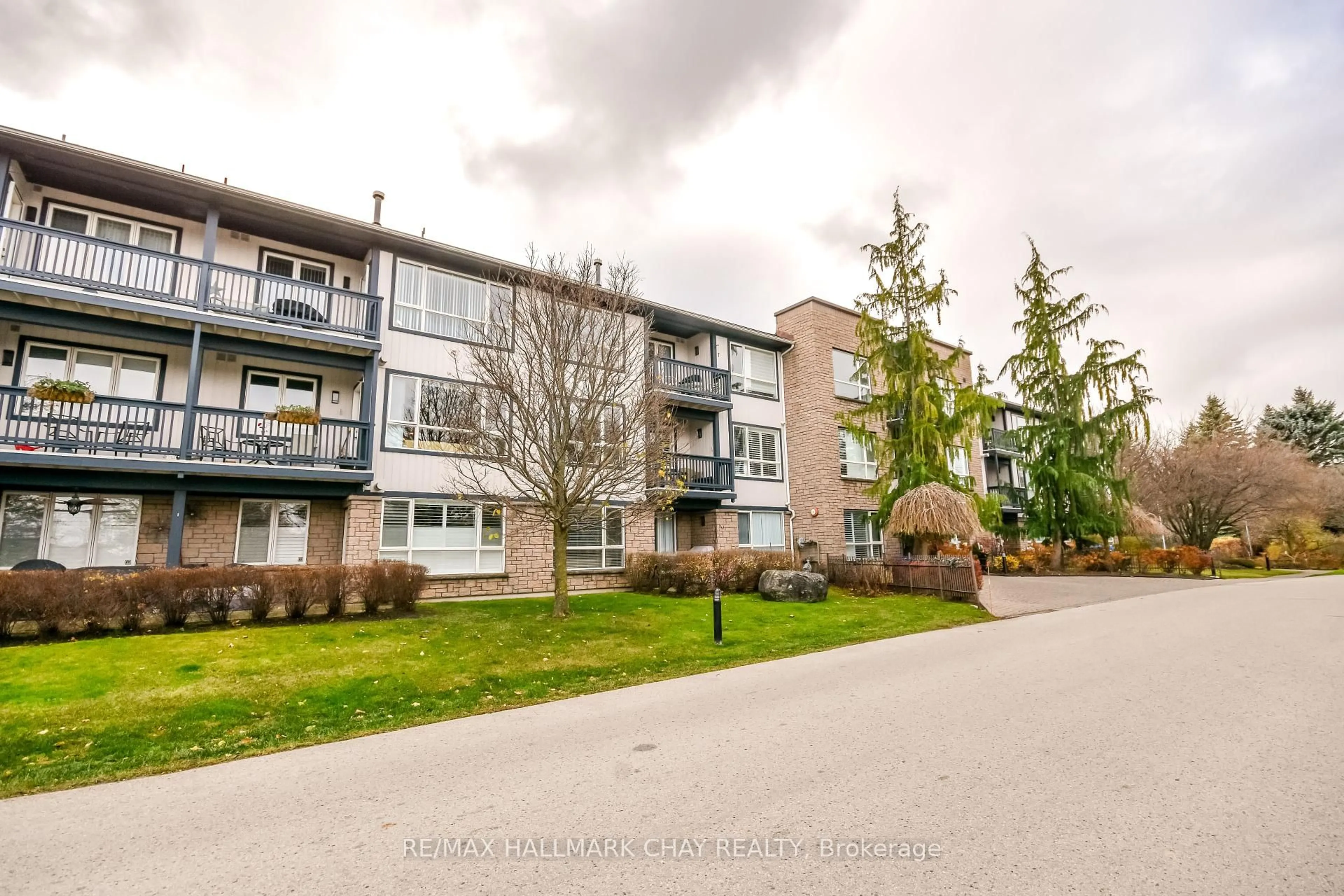 Patio, unknown for 750 Johnston Park Ave #3012, Collingwood Ontario L9Y 5C7