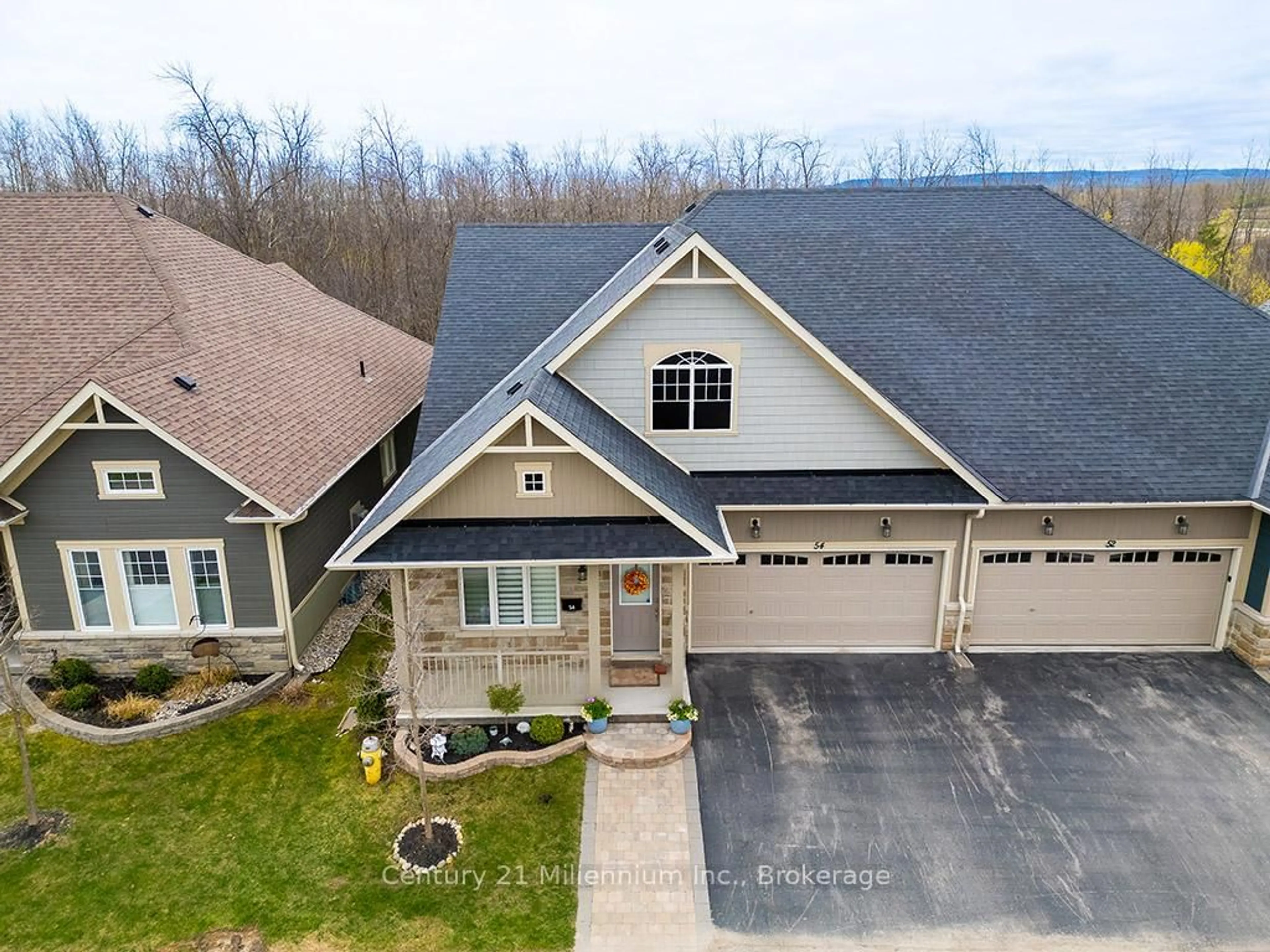 A pic from outside/outdoor area/front of a property/back of a property/a pic from drone, unknown for 54 Kari Cres, Collingwood Ontario L9Y 0Z6