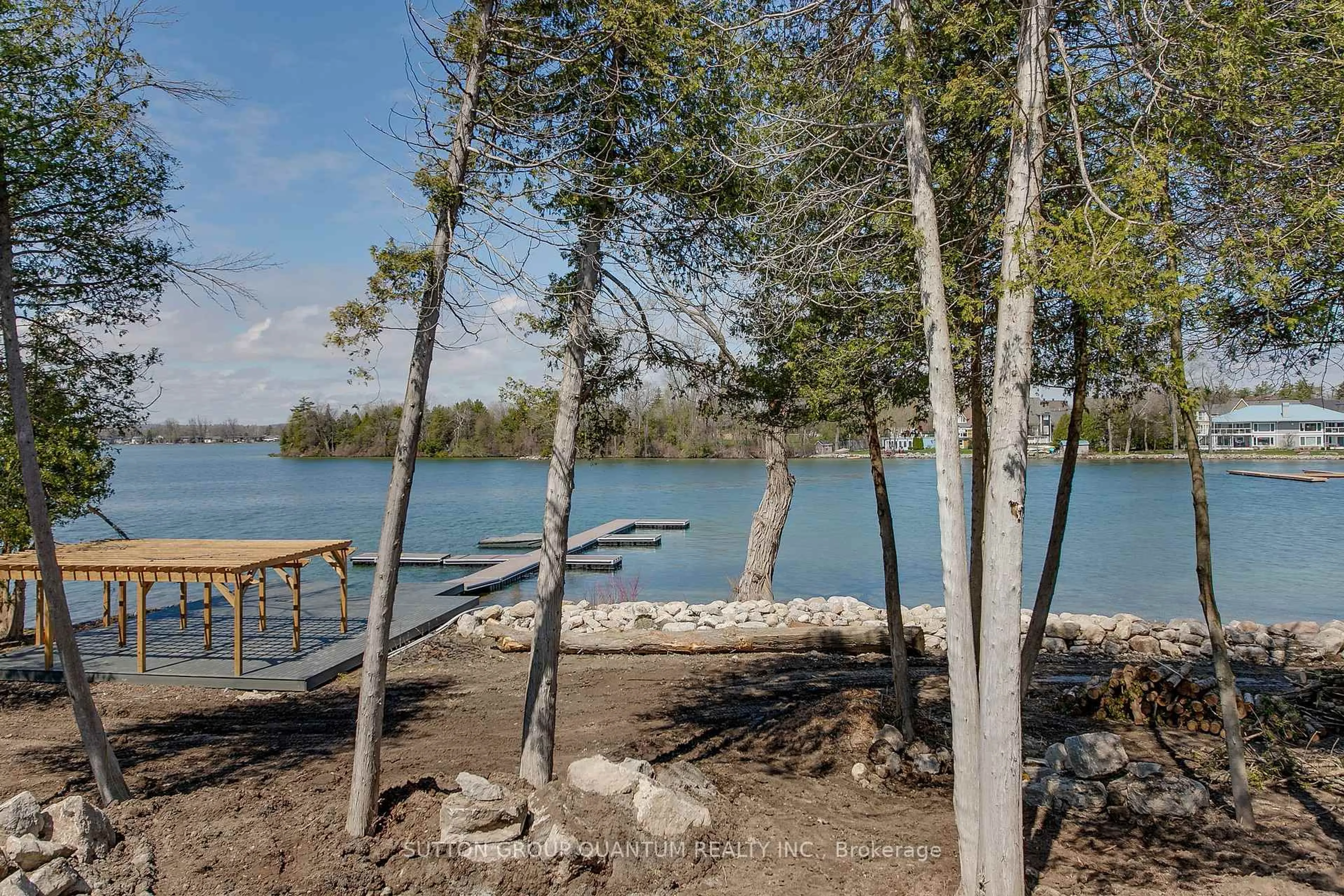 Patio, water/lake/river/ocean view for 35 Ruby Cres, Orillia Ontario L3V 8M3