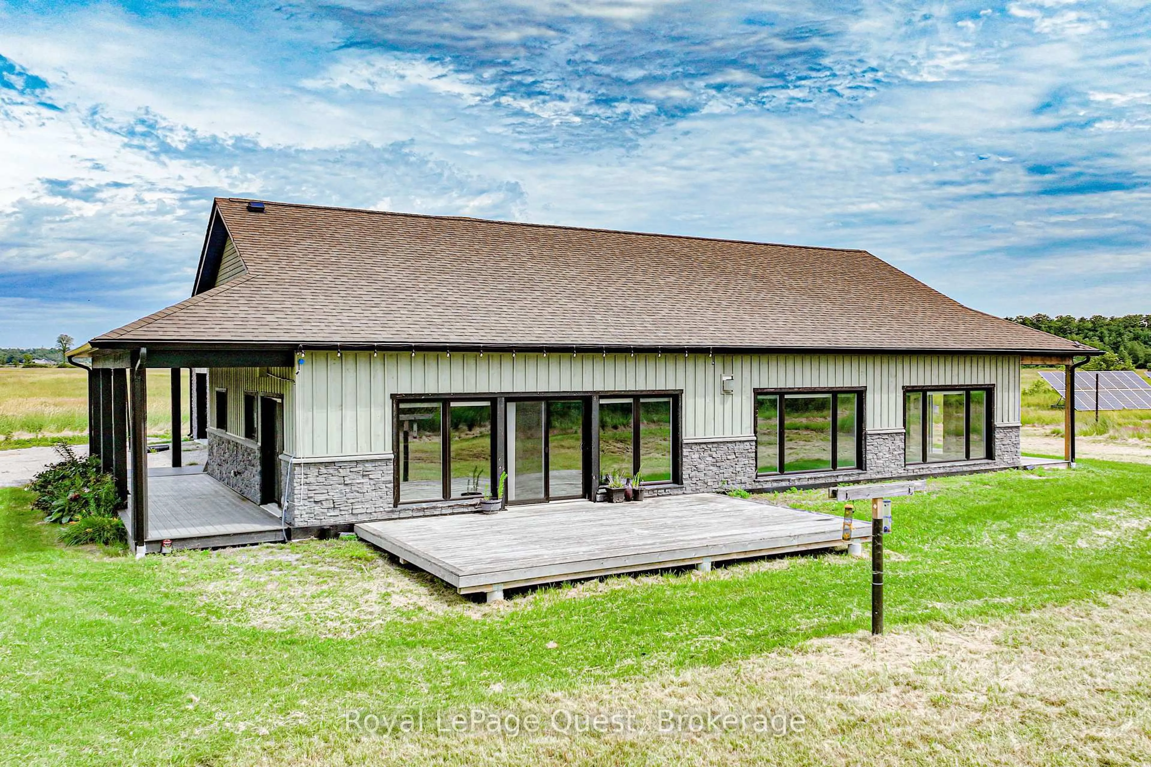 Home with vinyl exterior material, building for 7761 McArthur Sdrd, Ramara Ontario L0K 2B0