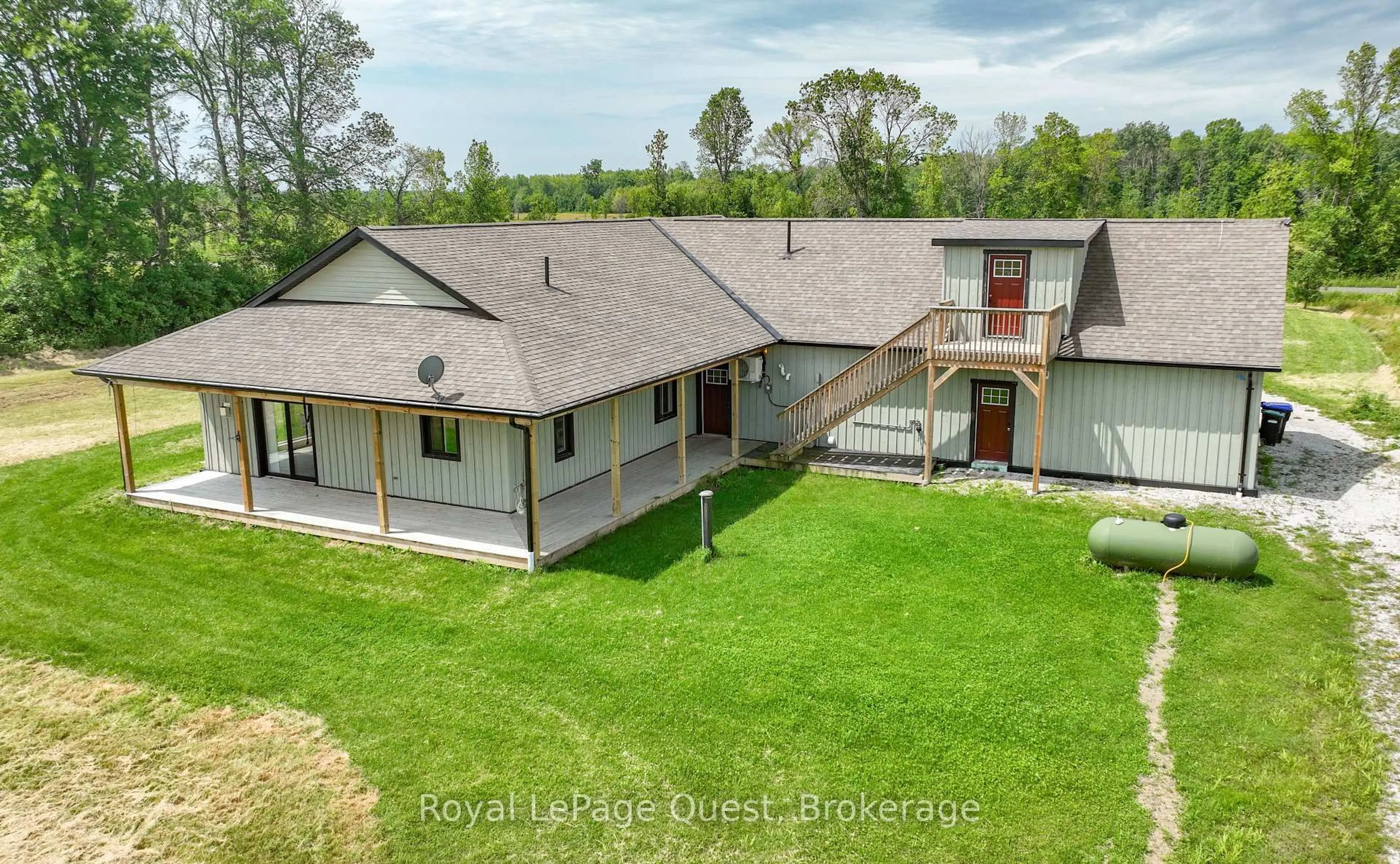 A pic from outside/outdoor area/front of a property/back of a property/a pic from drone, unknown for 7761 McArthur Sdrd, Ramara Ontario L0K 2B0