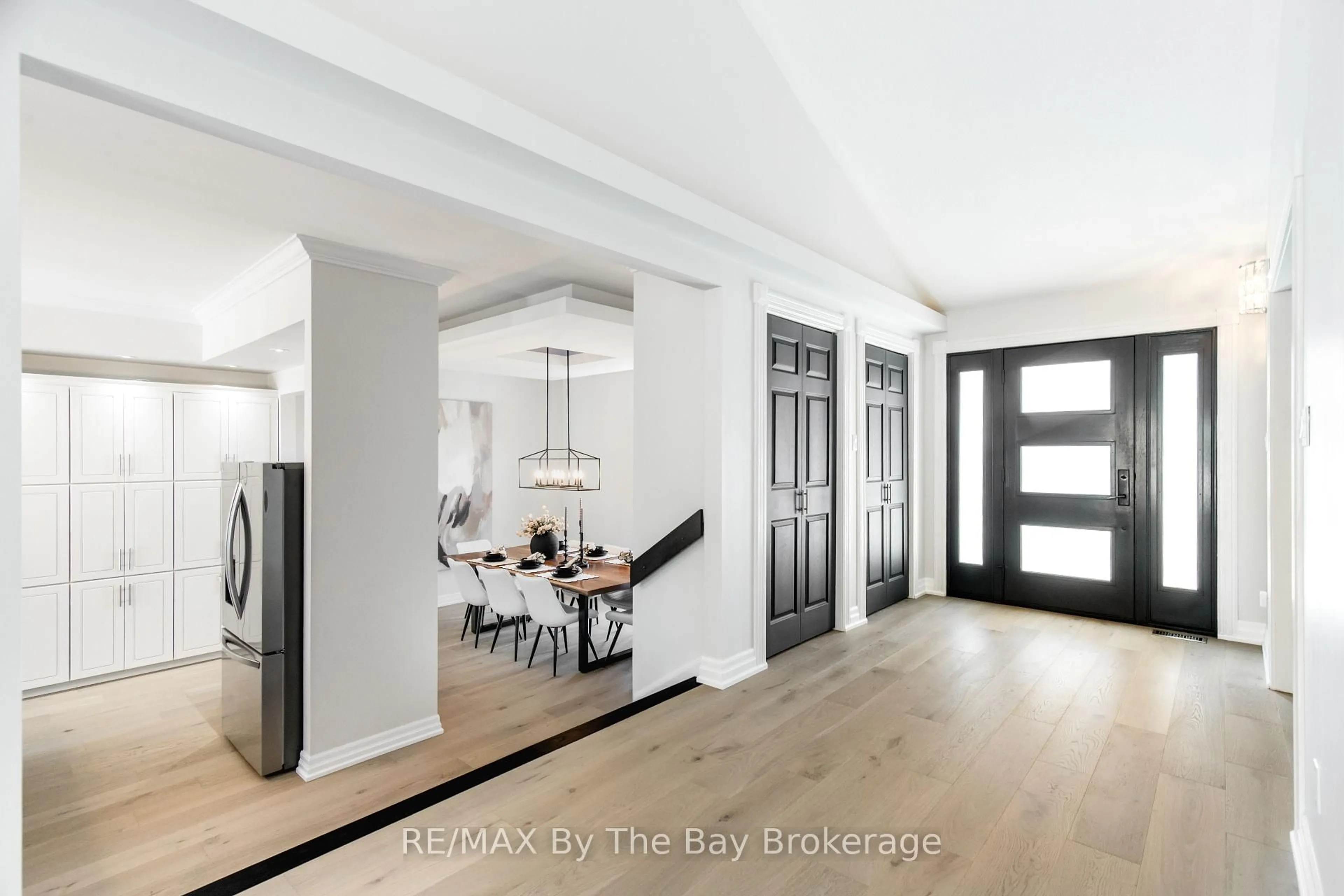 Indoor entryway for 25 Britton Crt, Wasaga Beach Ontario L9Z 1C1