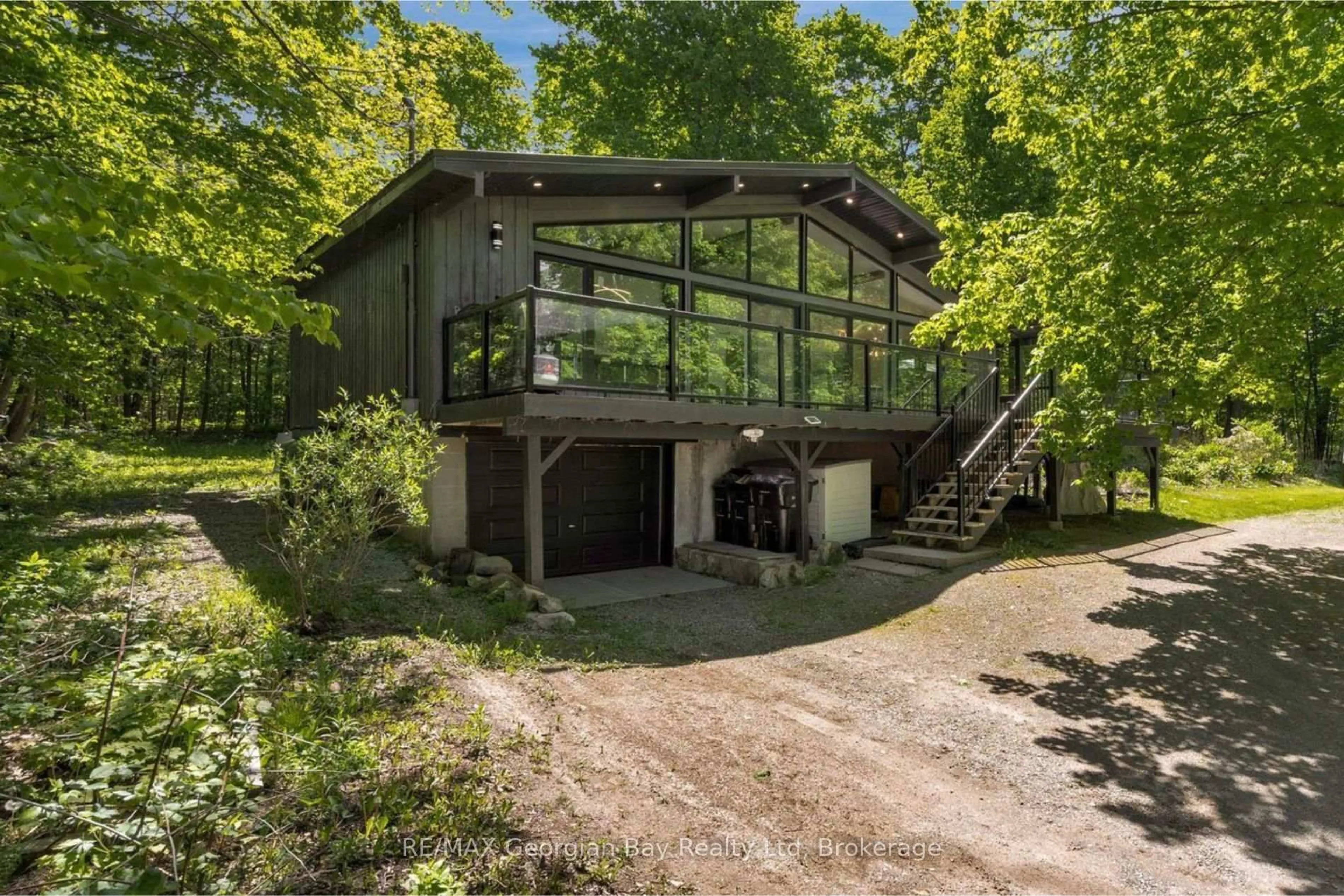 Shed for 1745 Twin Oaks Cres, Severn Ontario L0K 1E0