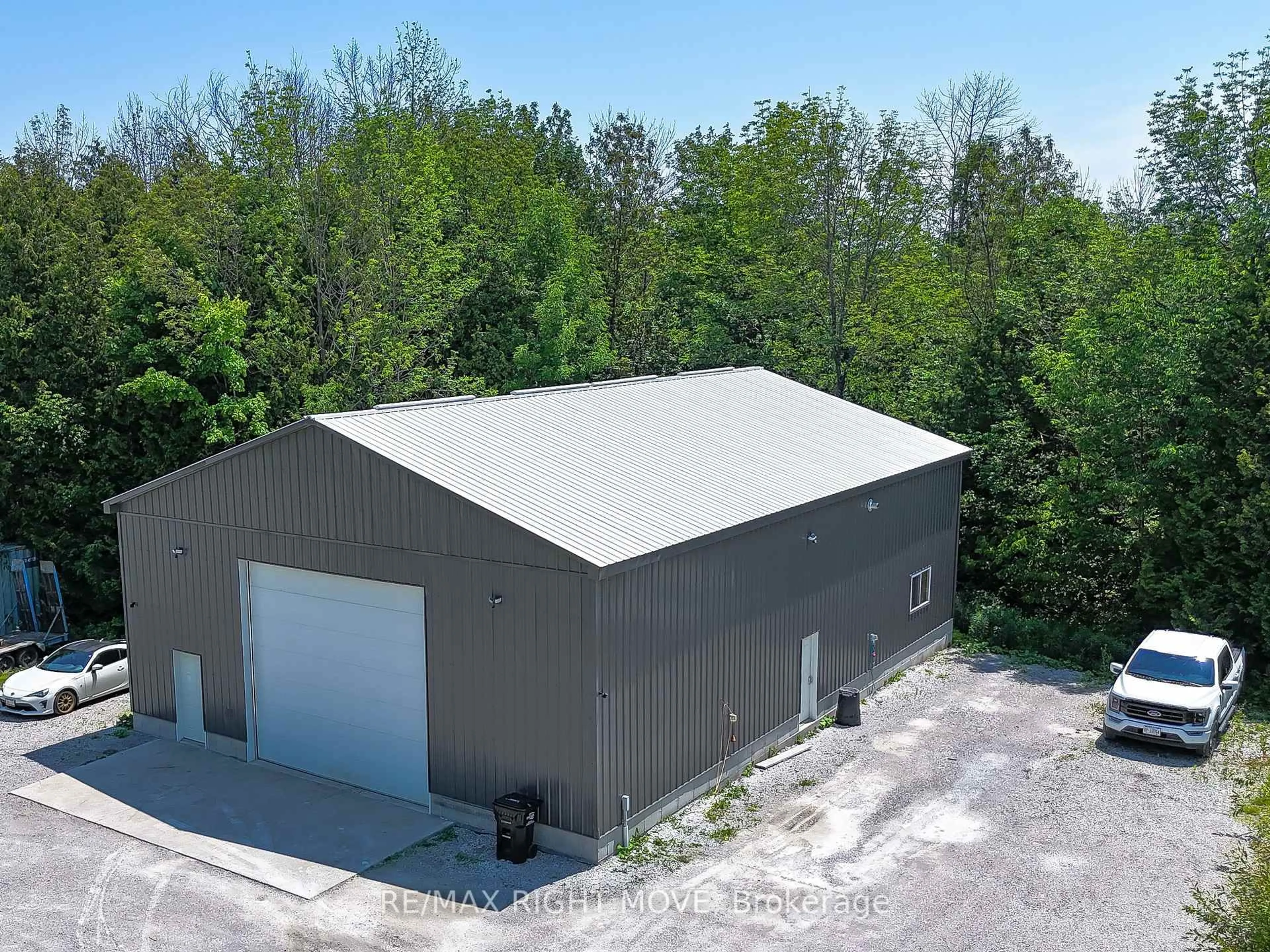Shed for 447 13 Line, Oro-Medonte Ontario L3V 1T0