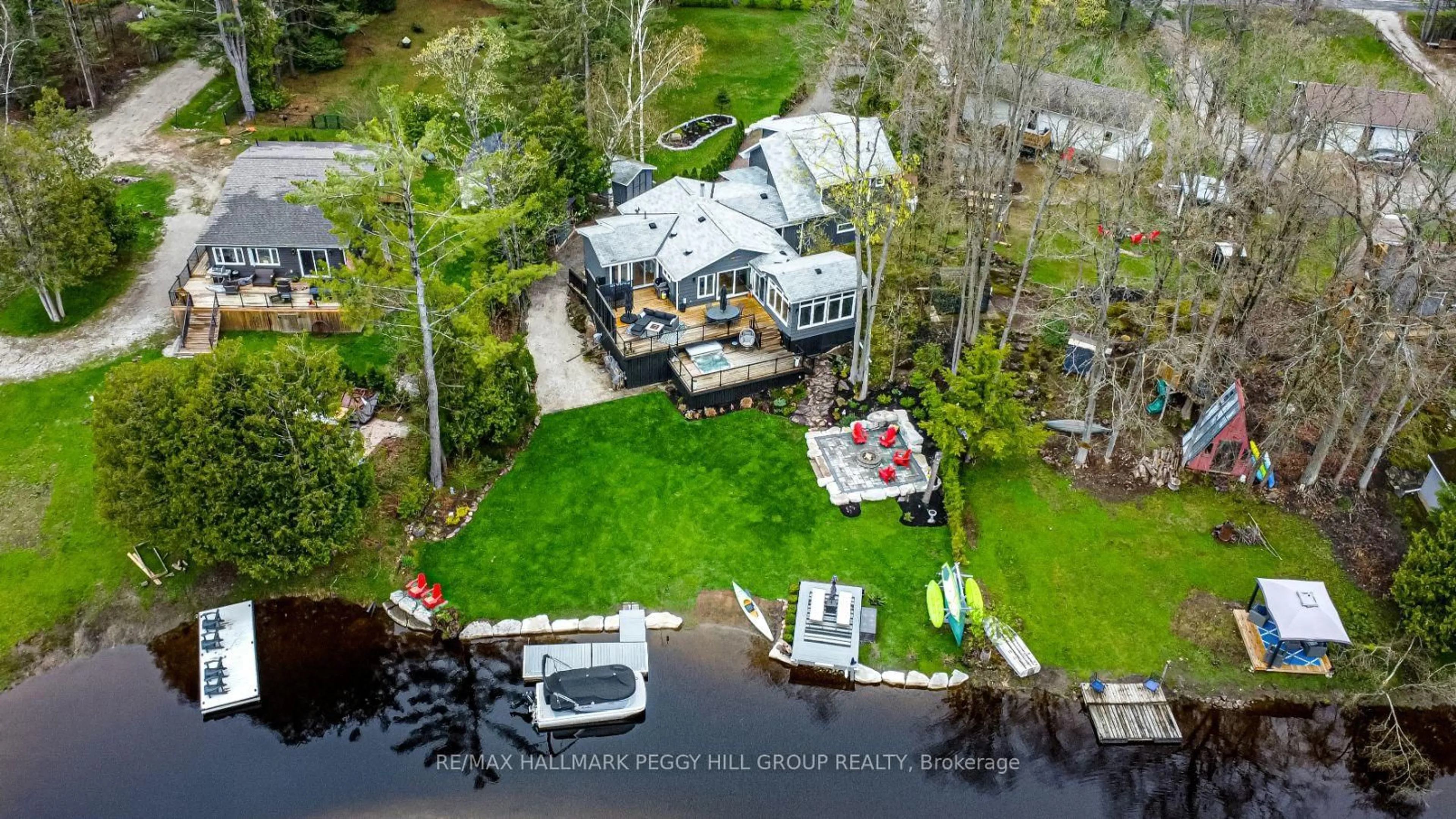 A pic from outside/outdoor area/front of a property/back of a property/a pic from drone, street for 7952 Park Lane Cres, Ramara Ontario L0K 2B0