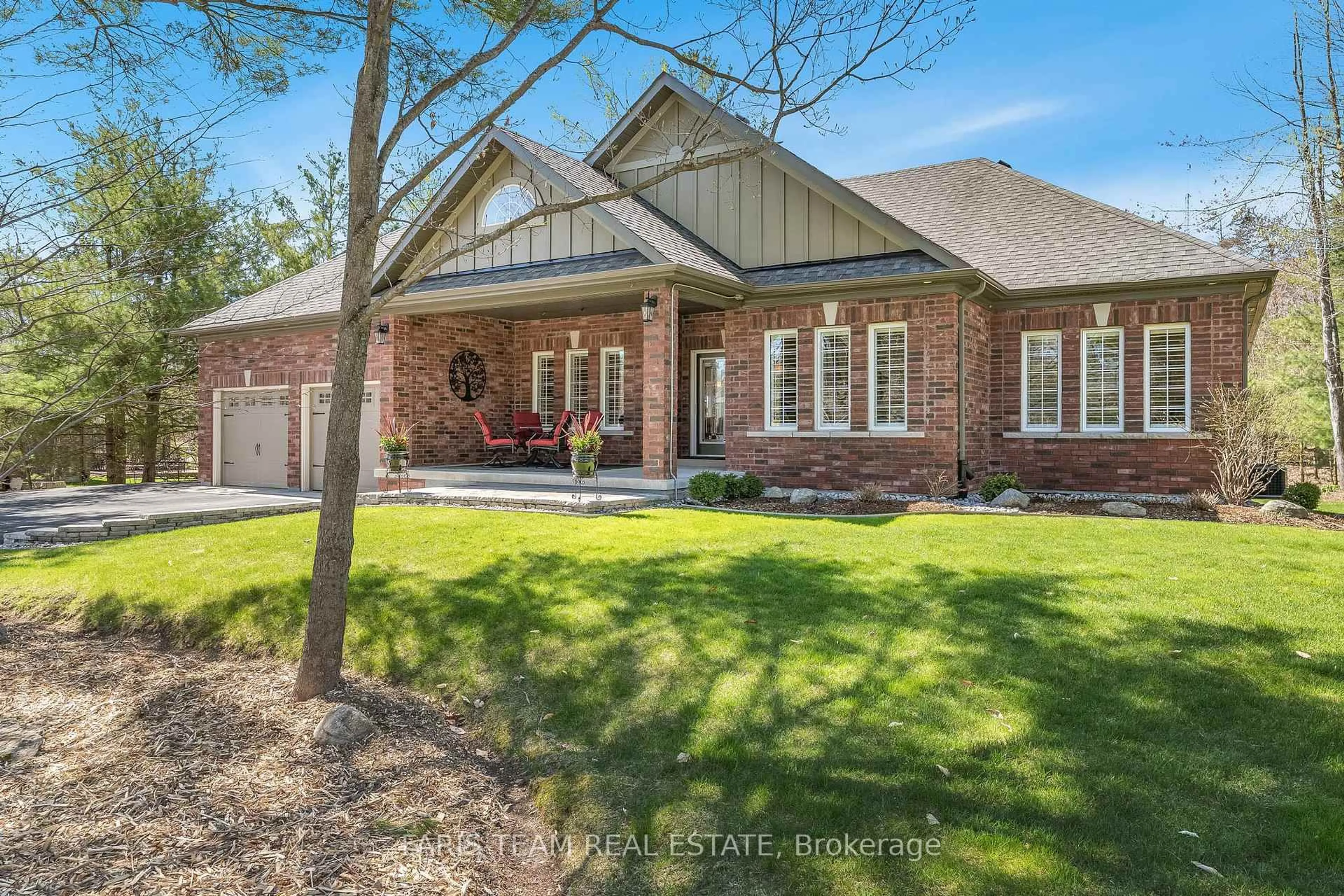 Home with brick exterior material, street for 4 Topaz Crt, Oro-Medonte Ontario L0L 2E0