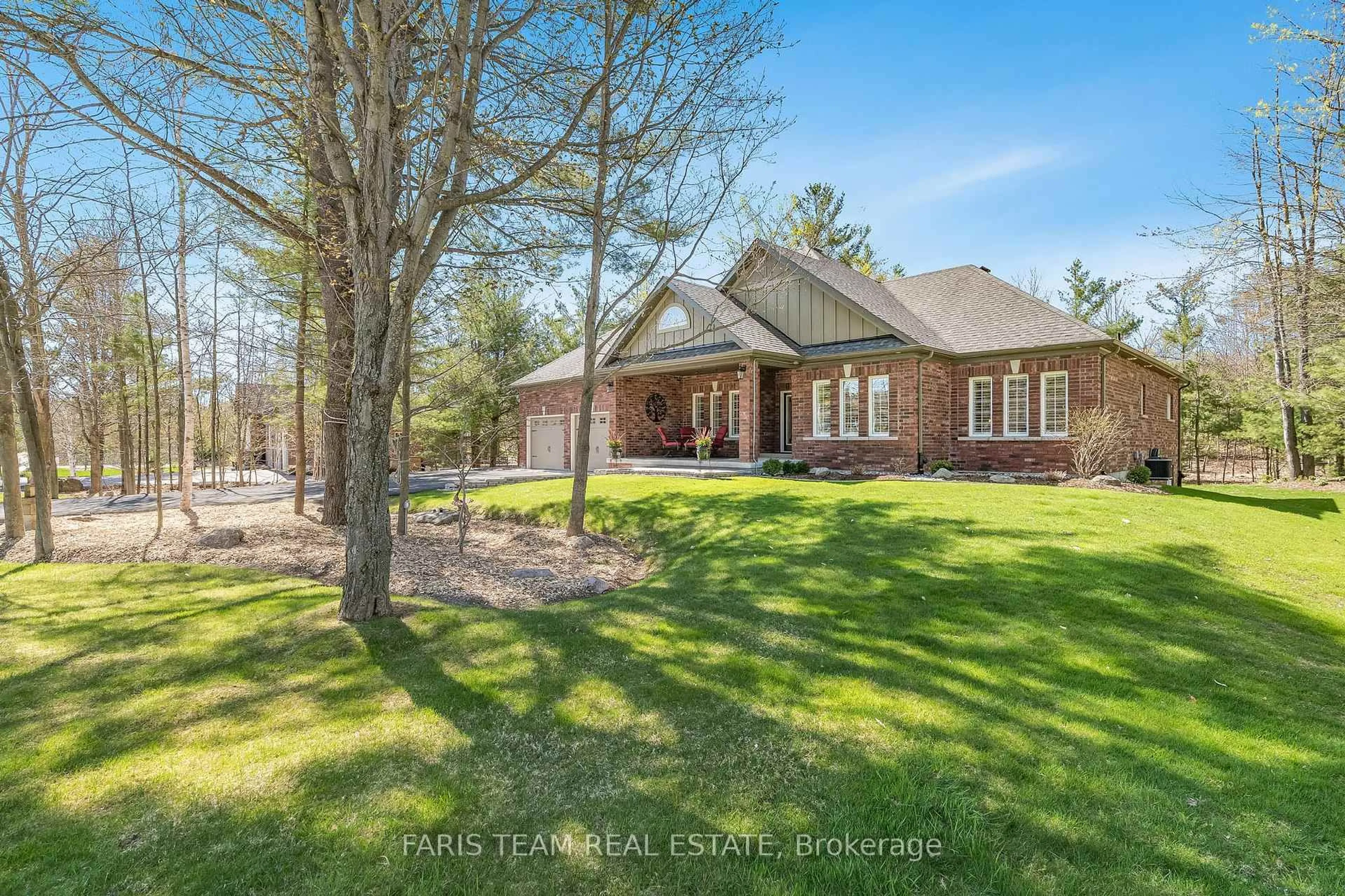 A pic from outside/outdoor area/front of a property/back of a property/a pic from drone, water/lake/river/ocean view for 4 Topaz Crt, Oro-Medonte Ontario L0L 2E0