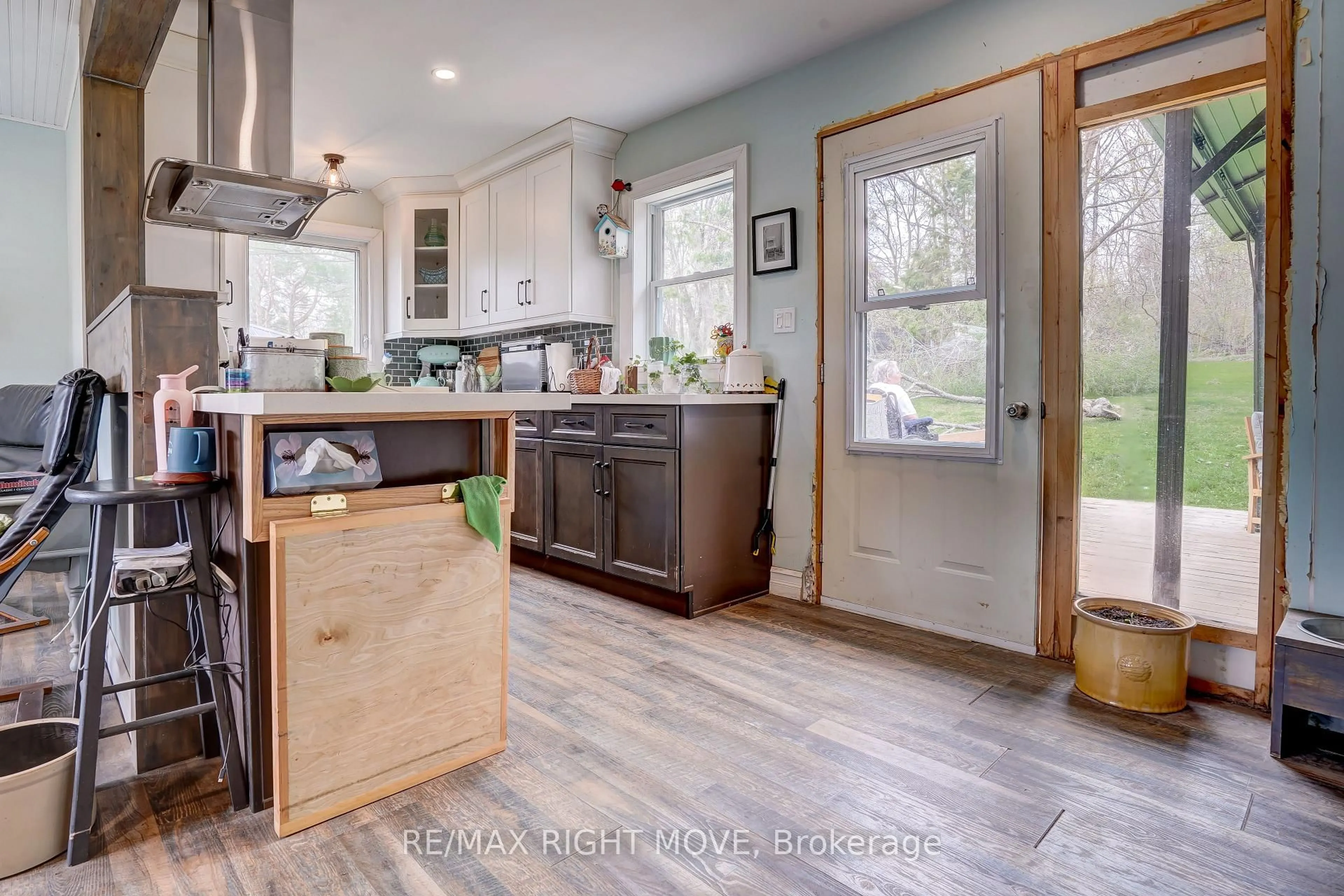 Open concept kitchen, unknown for 439 Sundial Dr, Orillia Ontario L3V 4A7