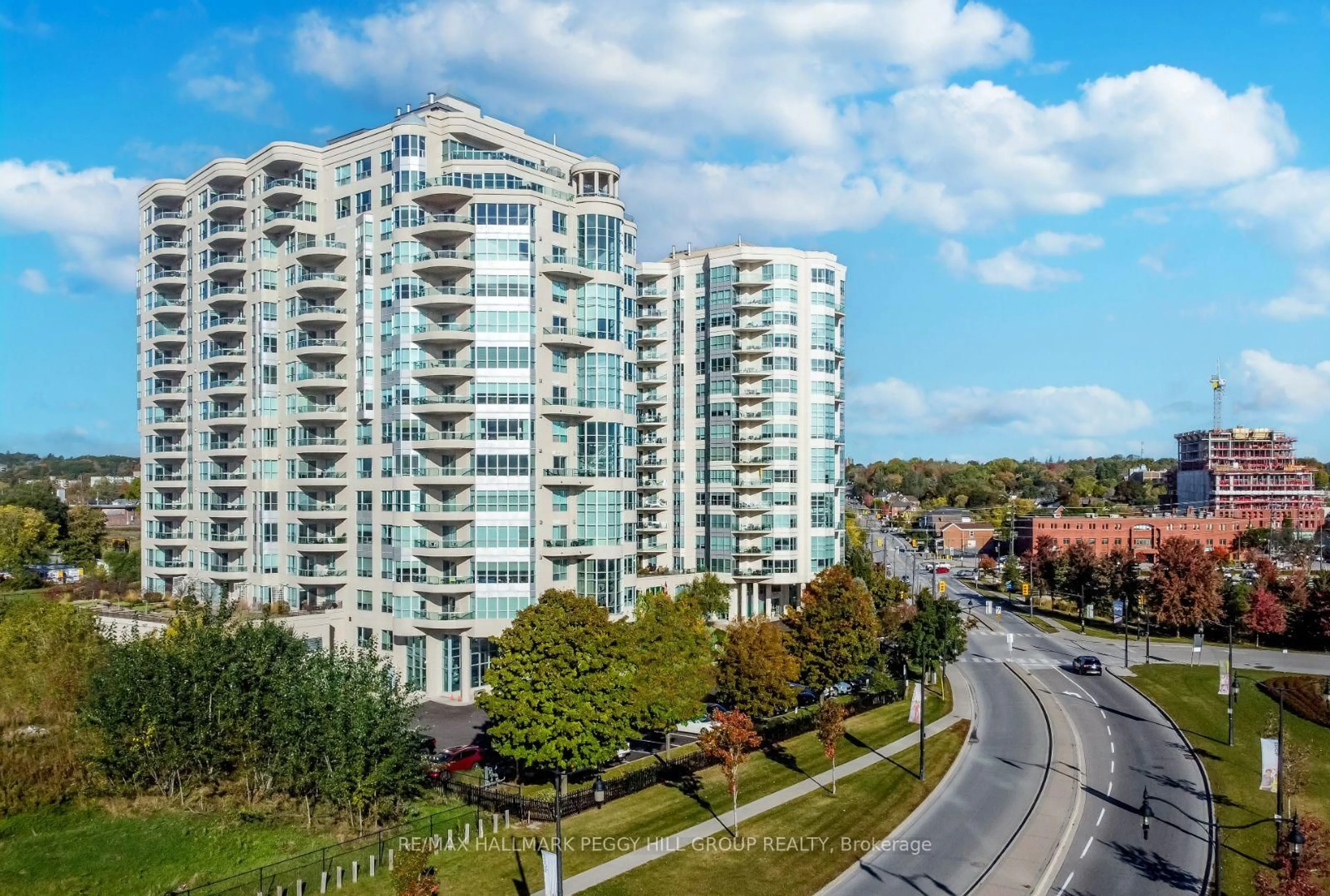 A pic from outside/outdoor area/front of a property/back of a property/a pic from drone, city buildings view from balcony for 2 Toronto St #501, Barrie Ontario L4N 9R2