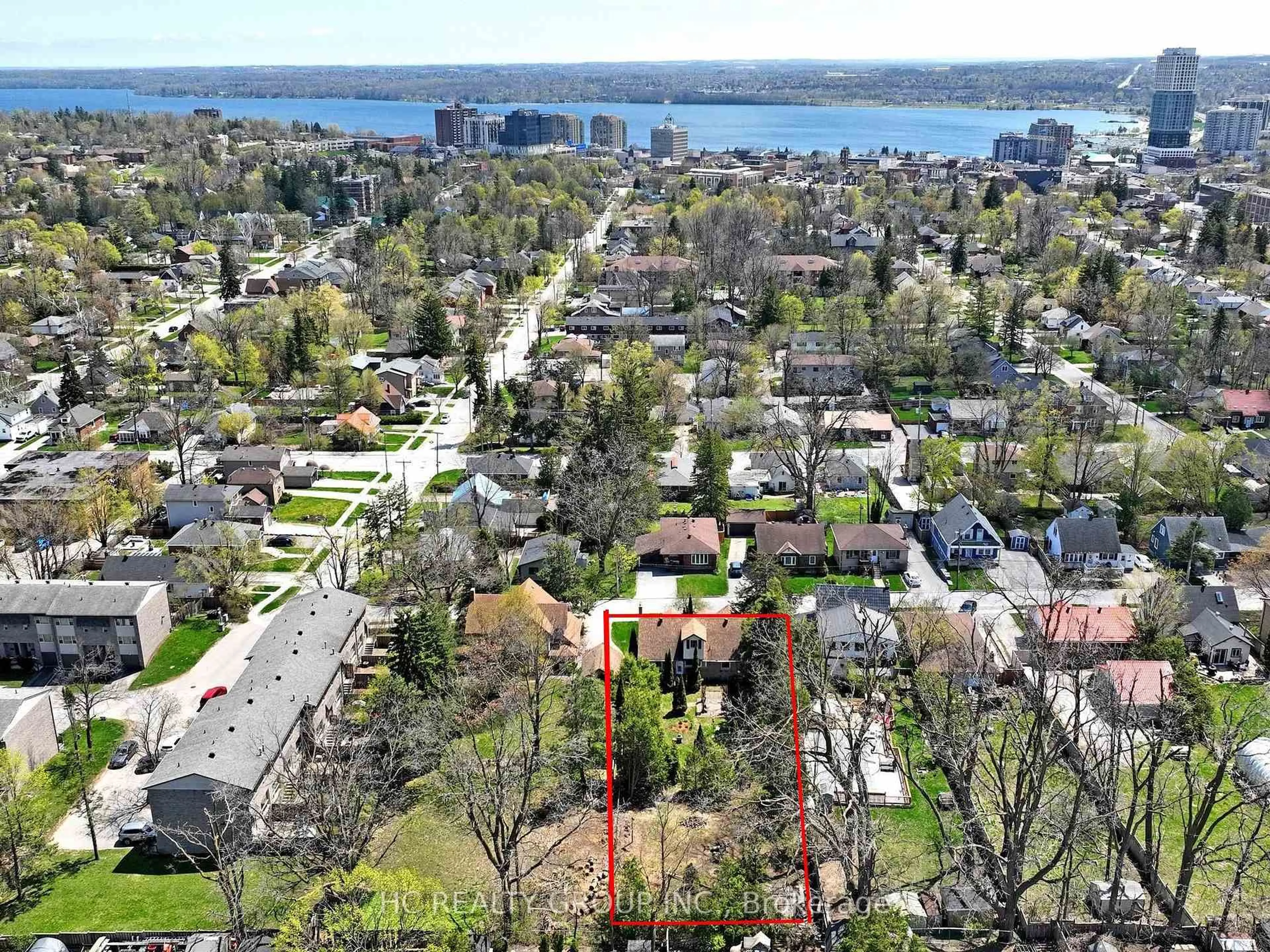 A pic from outside/outdoor area/front of a property/back of a property/a pic from drone, water/lake/river/ocean view for 10 NORTH St, Barrie Ontario L4M 2R9