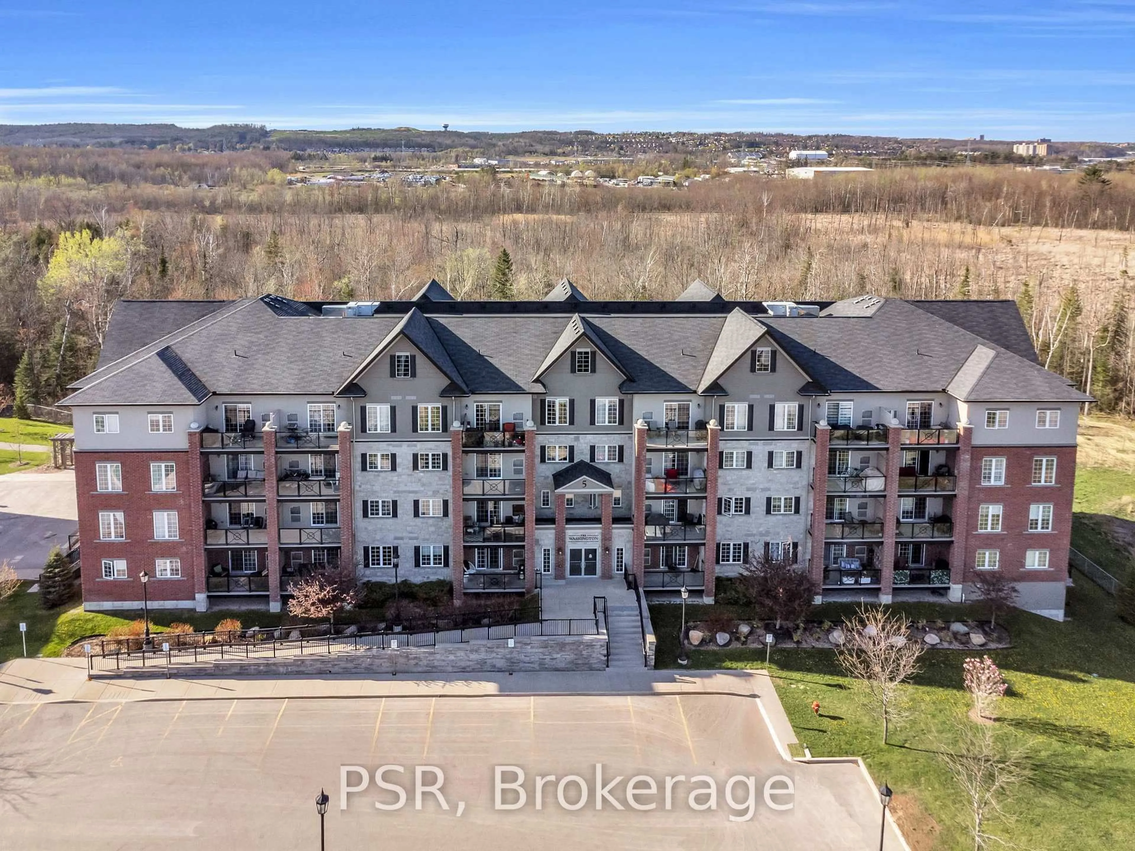 A pic from outside/outdoor area/front of a property/back of a property/a pic from drone, unknown for 5 Greenwich St #311, Barrie Ontario L4N 7Y8