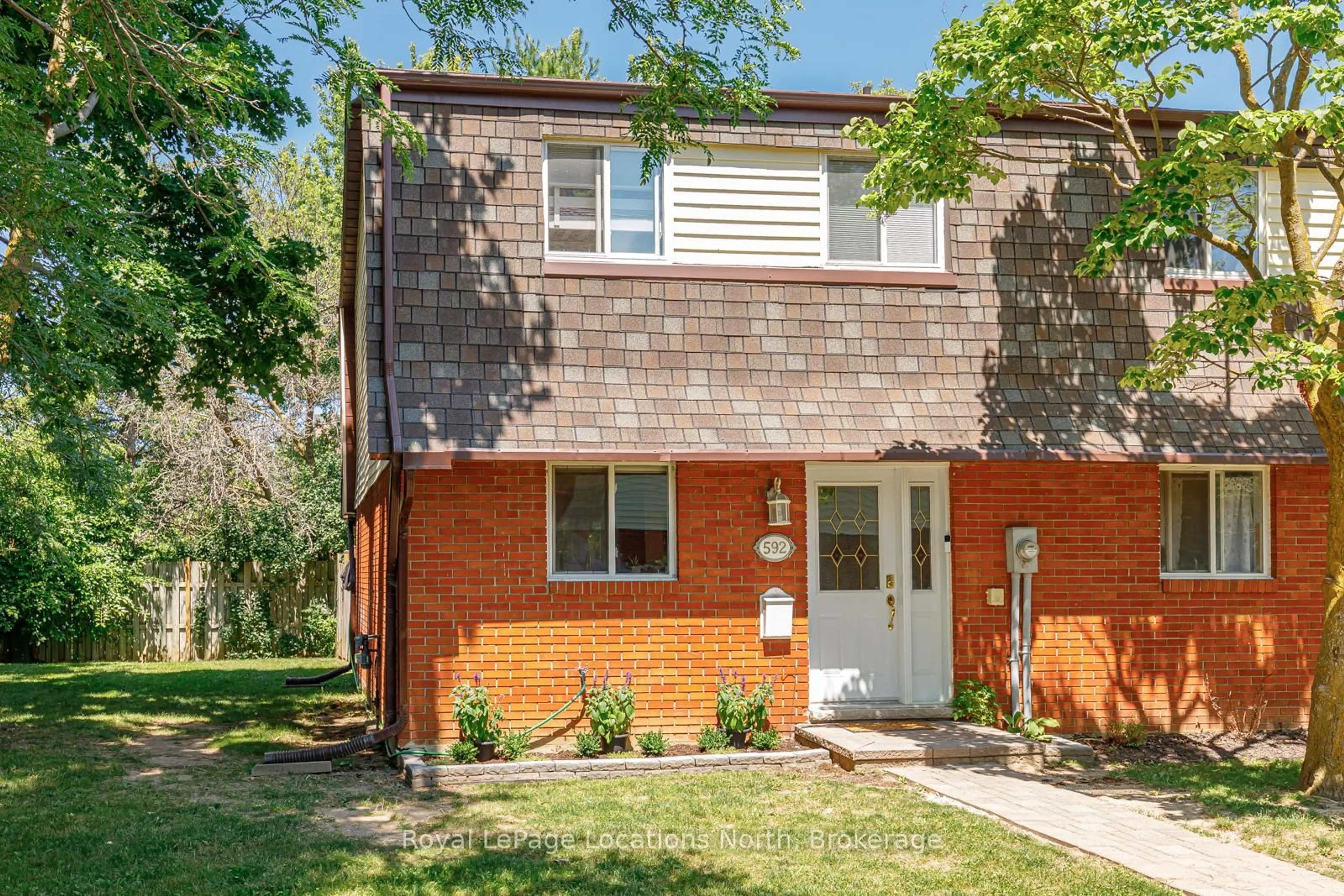 Home with brick exterior material, street for 592 Tenth St, Collingwood Ontario L9Y 4C1