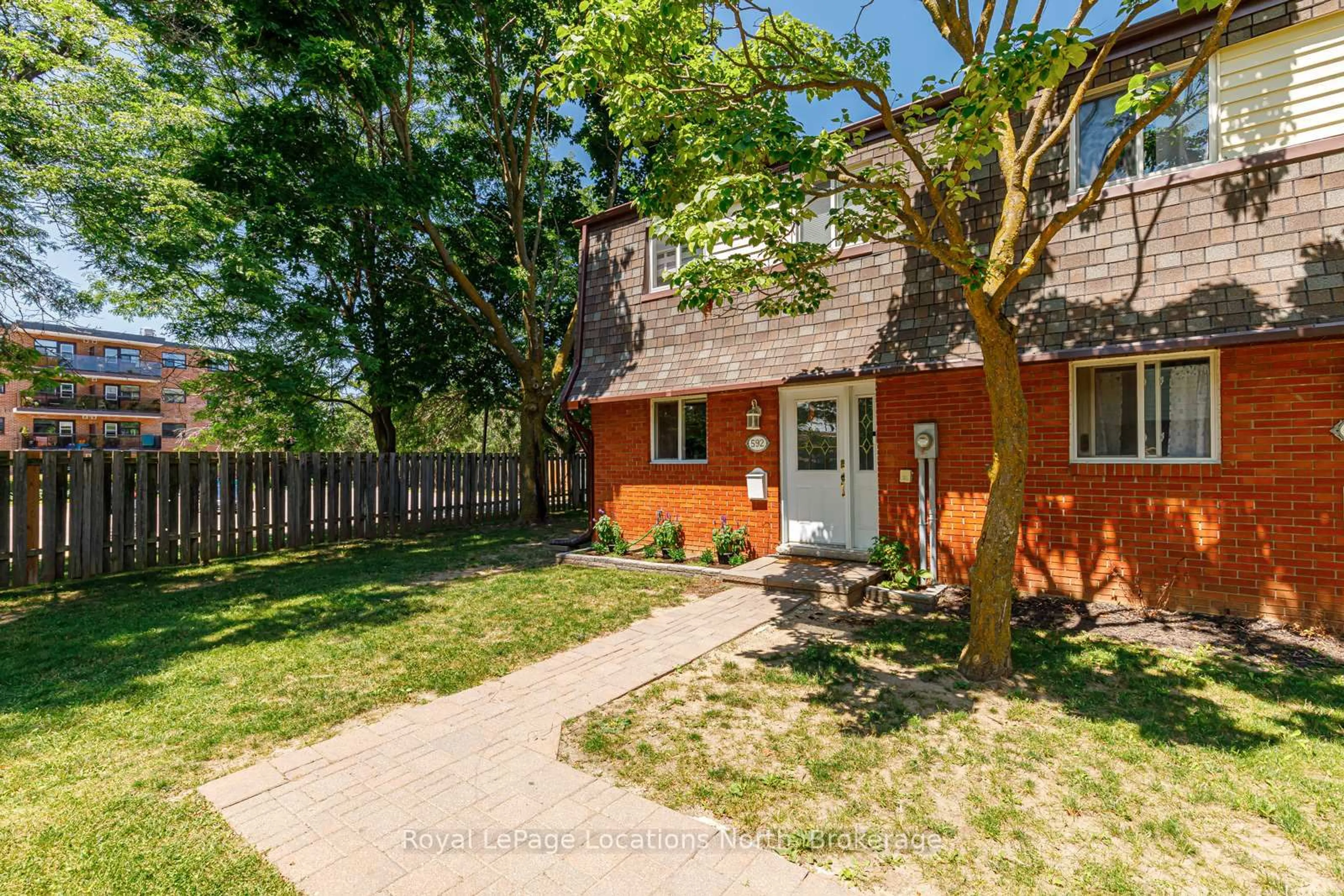 Unknown for 592 Tenth St, Collingwood Ontario L9Y 4C1