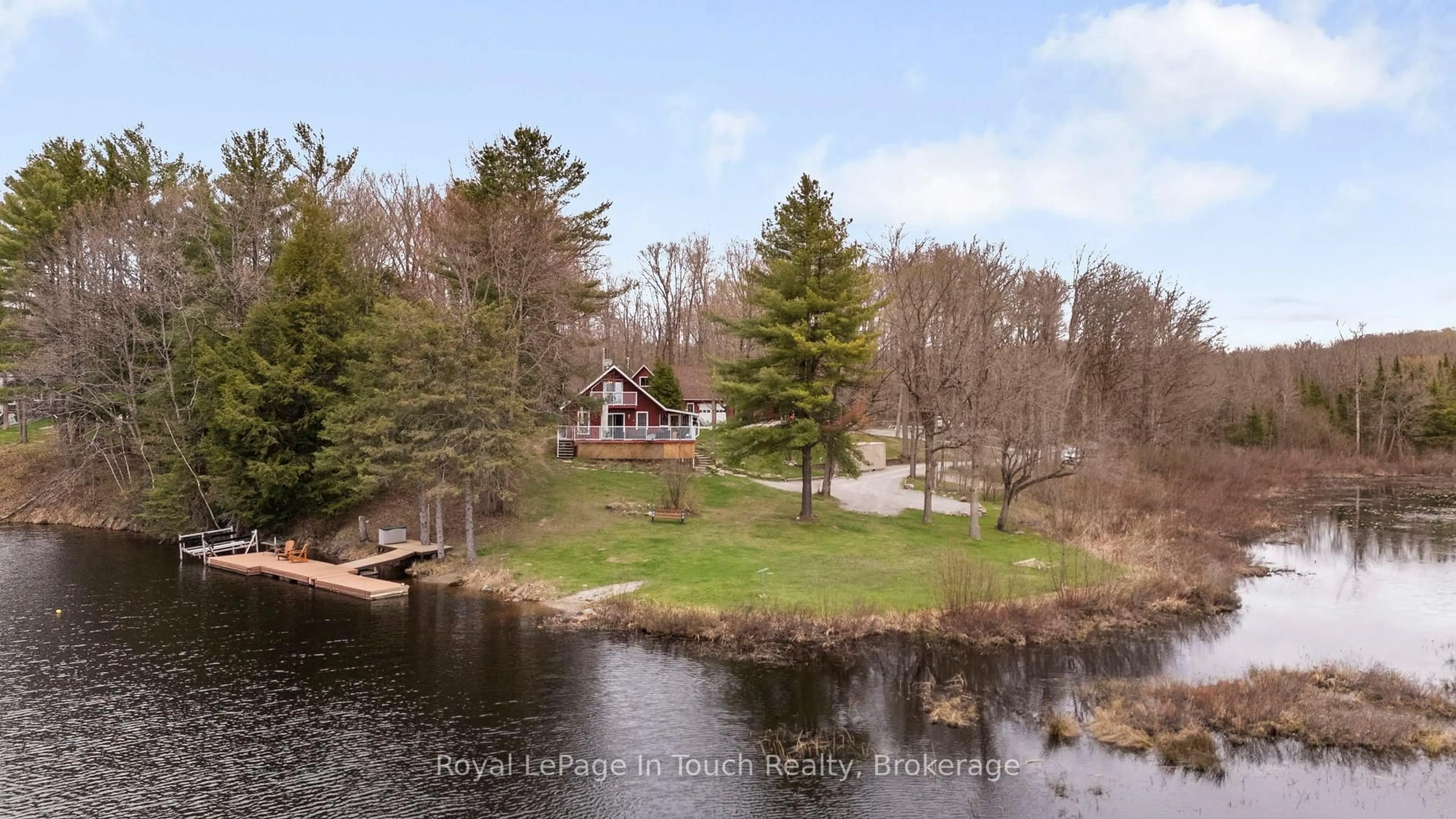 A pic from outside/outdoor area/front of a property/back of a property/a pic from drone, water/lake/river/ocean view for 1472 Otter Point Rd, Severn Ontario L0K 1E0