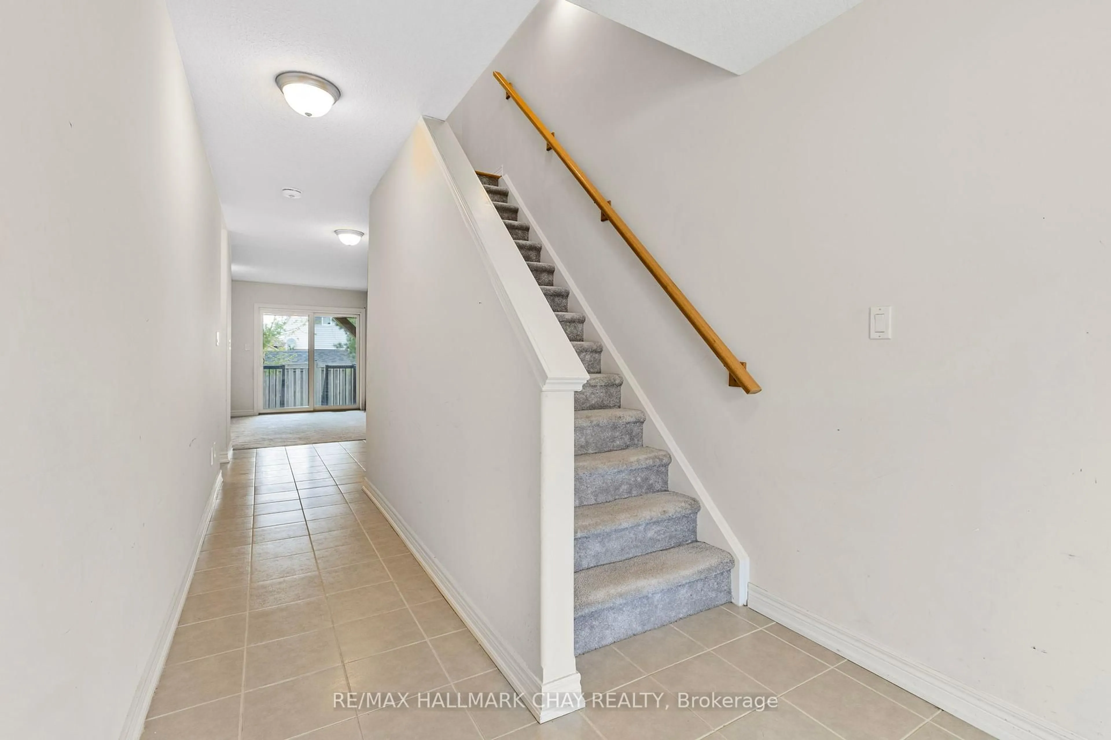 Unknown for 1 Leggott Ave #6, Barrie Ontario L4N 6B1