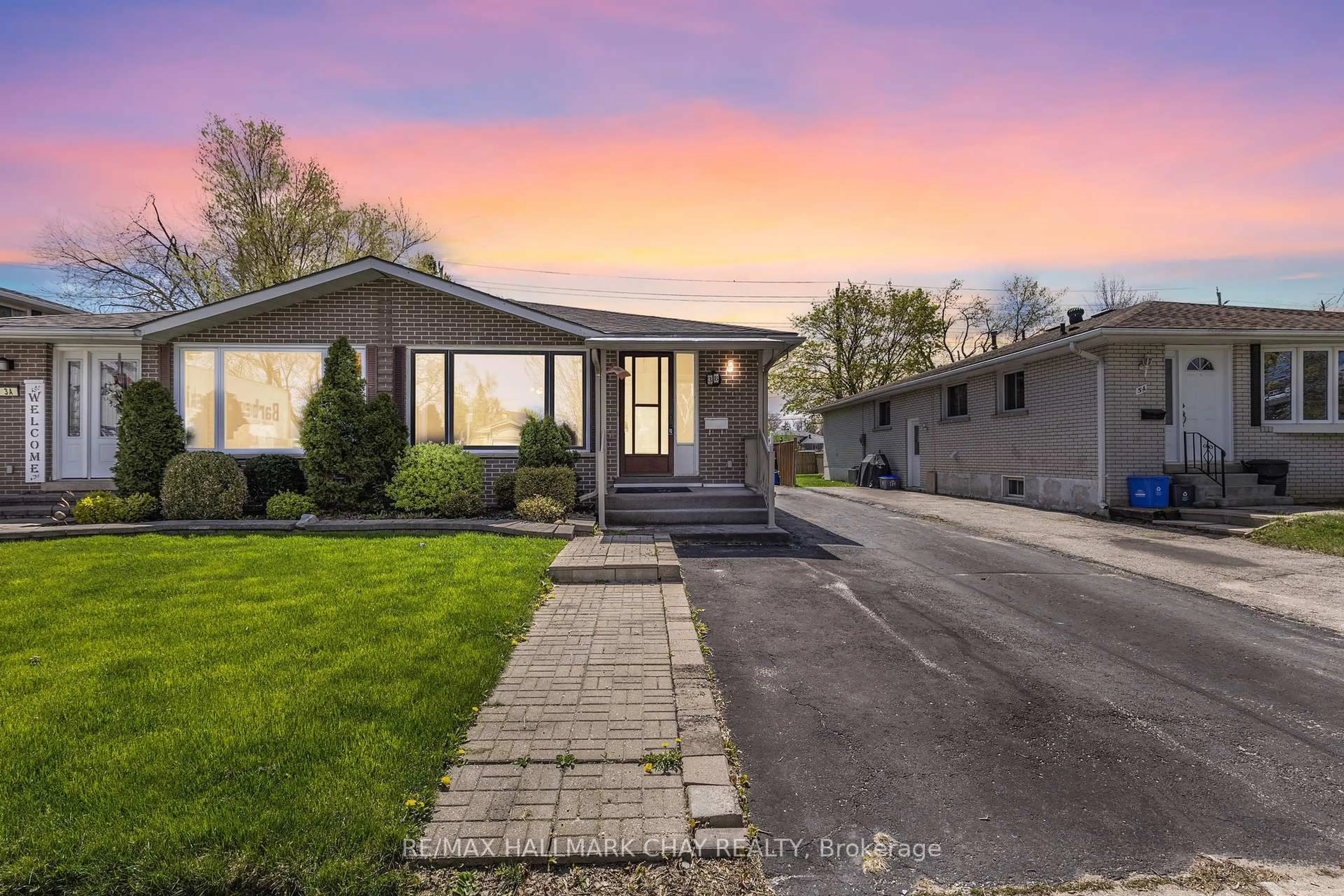 Unknown for 3 College Cres #B, Barrie Ontario L4M 2W4