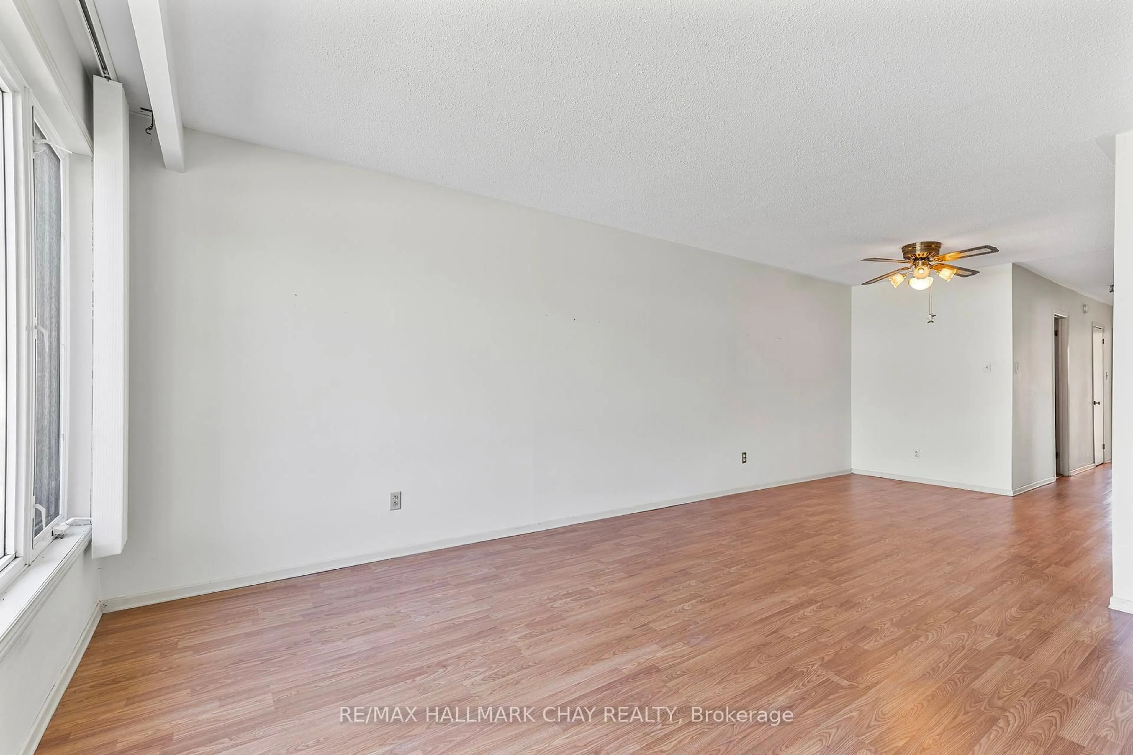 A pic of a room for 3 College Cres #B, Barrie Ontario L4M 2W4
