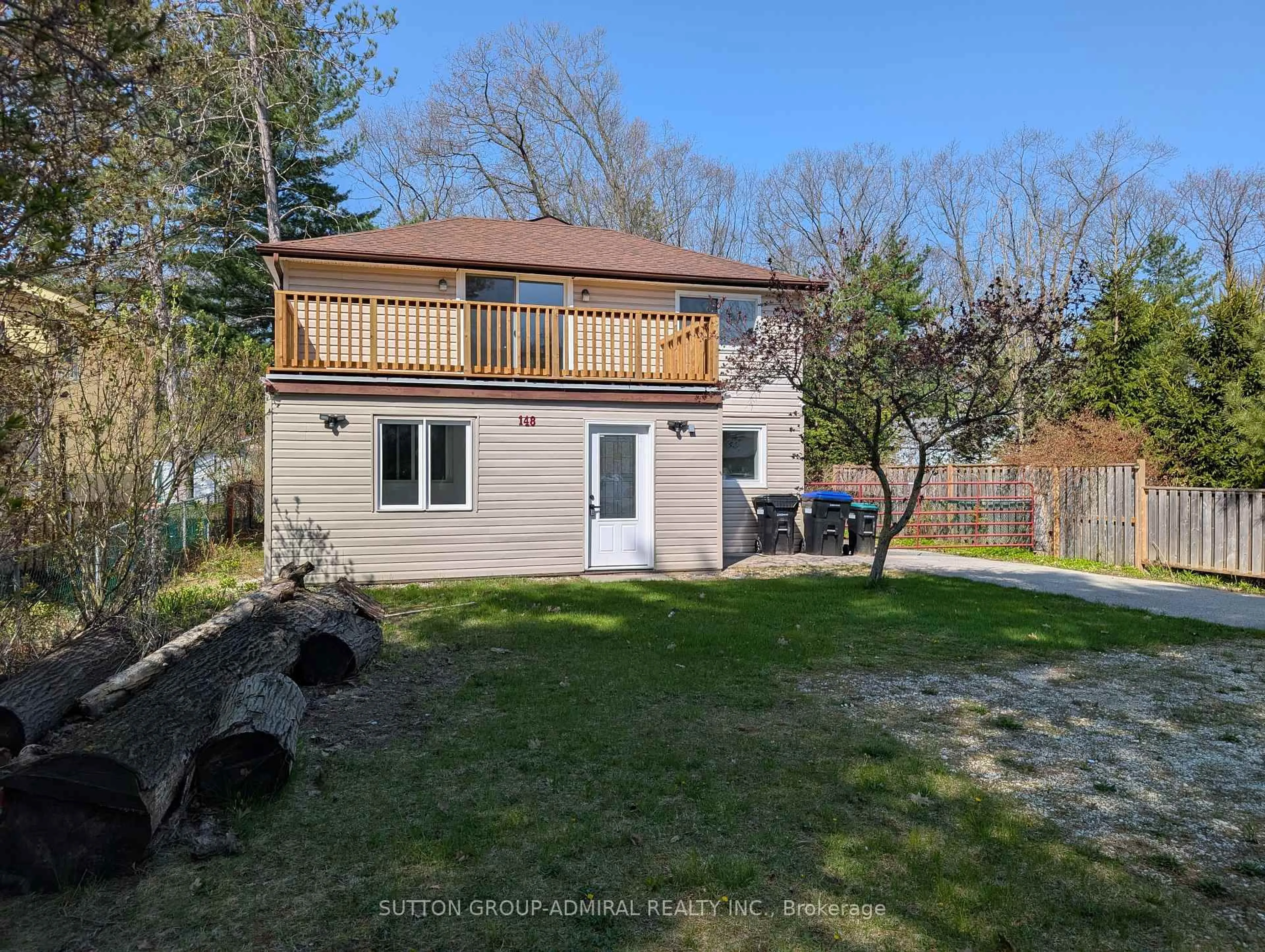 A pic from outside/outdoor area/front of a property/back of a property/a pic from drone, water/lake/river/ocean view for 148 Melrose Ave, Wasaga Beach Ontario L9Z 2T1