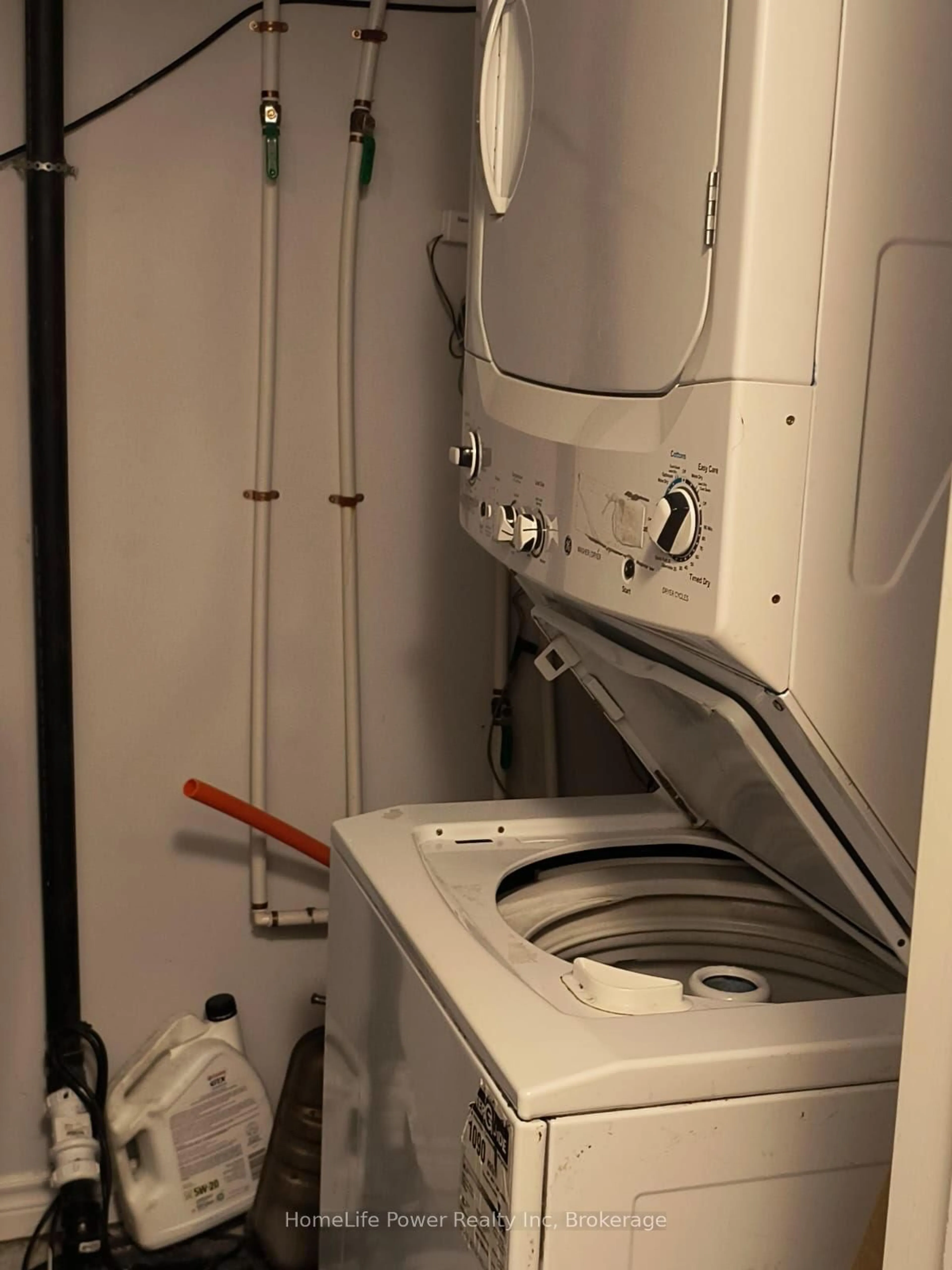 Laundry room for 242 Penetanguishene Rd #26, Barrie Ontario L4M 7C2