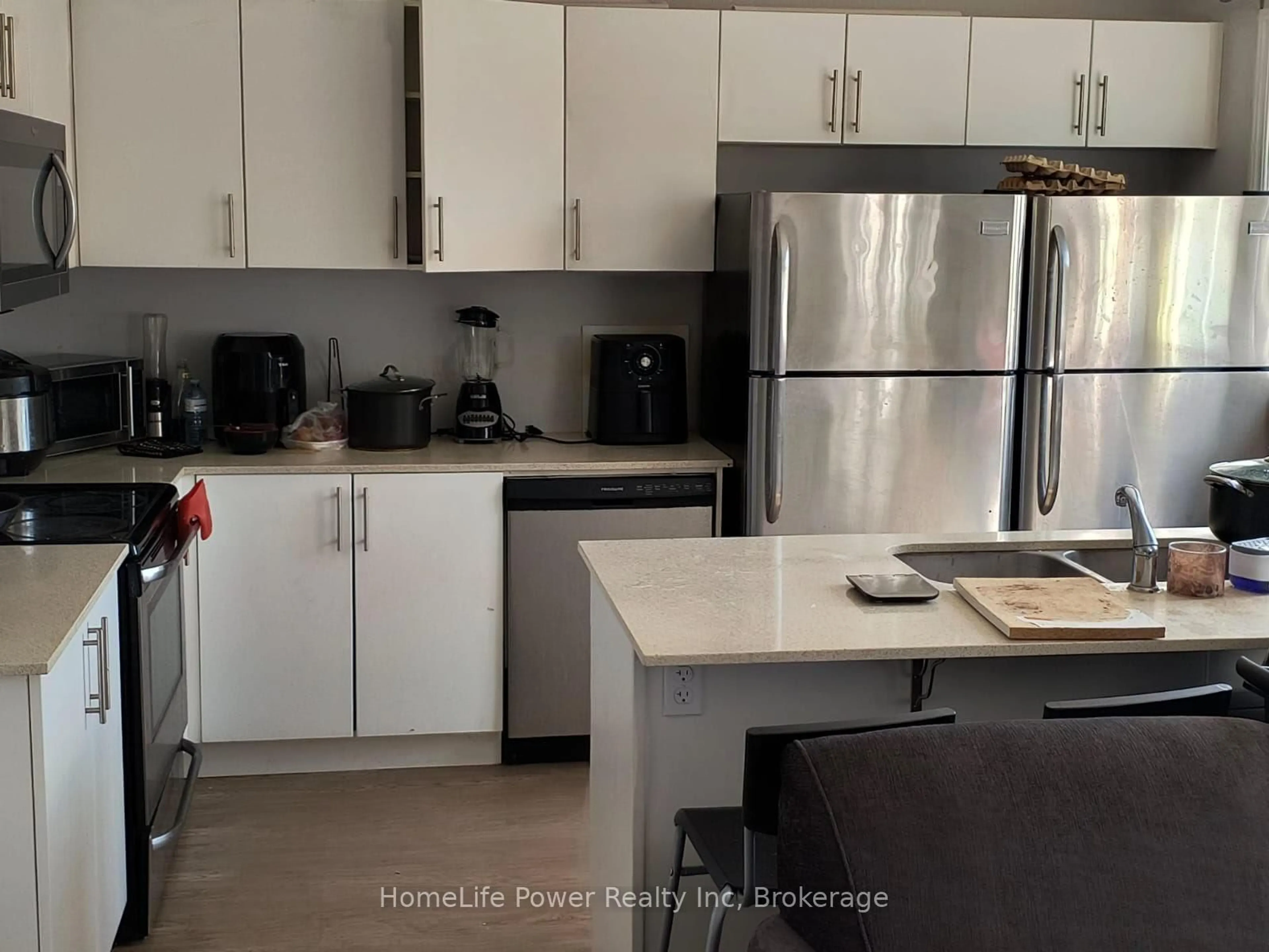 Open concept kitchen, unknown for 242 Penetanguishene Rd #26, Barrie Ontario L4M 7C2