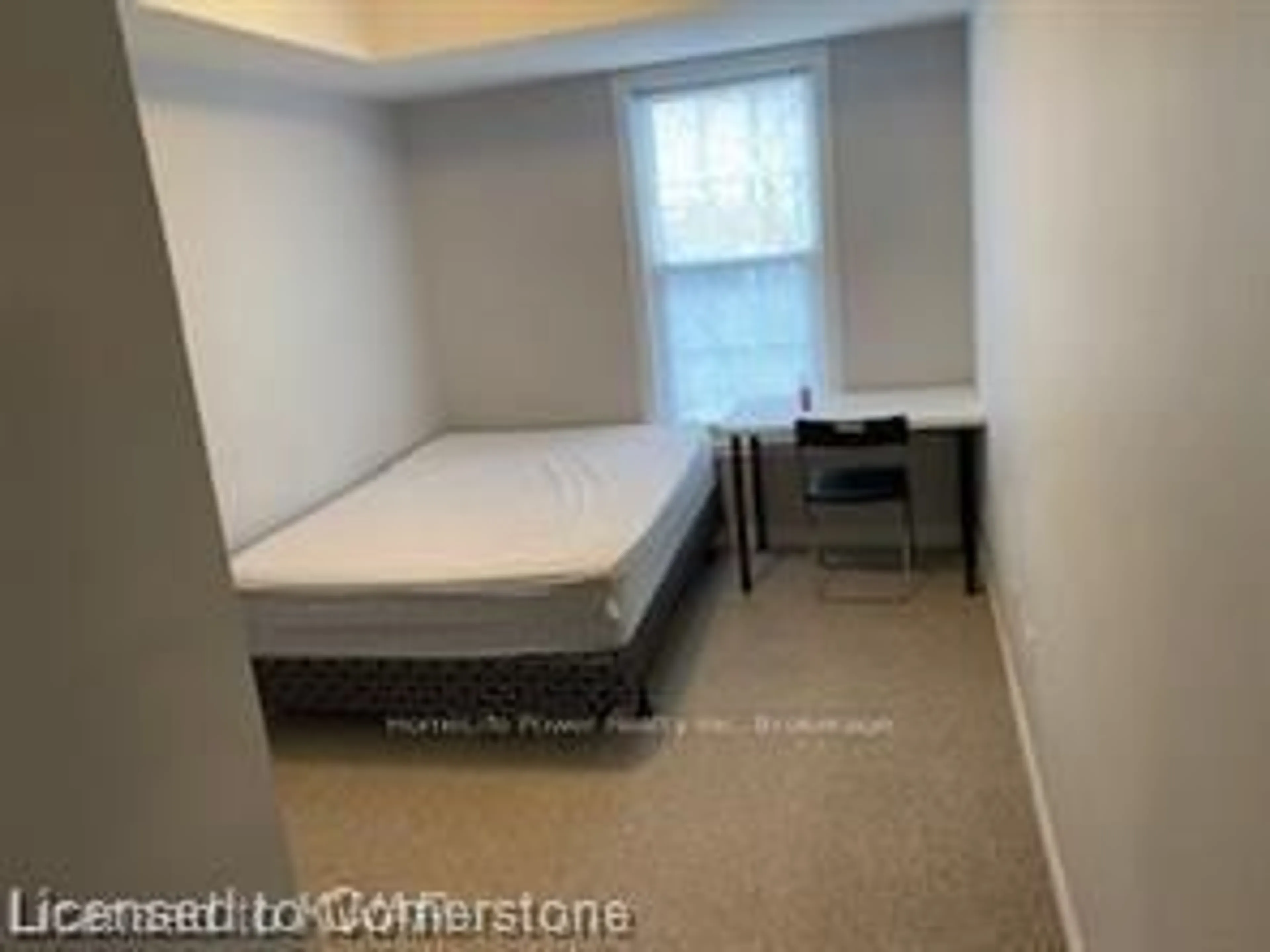 A pic of a room for 242 Penetanguishene Rd #26, Barrie Ontario L4M 7C2