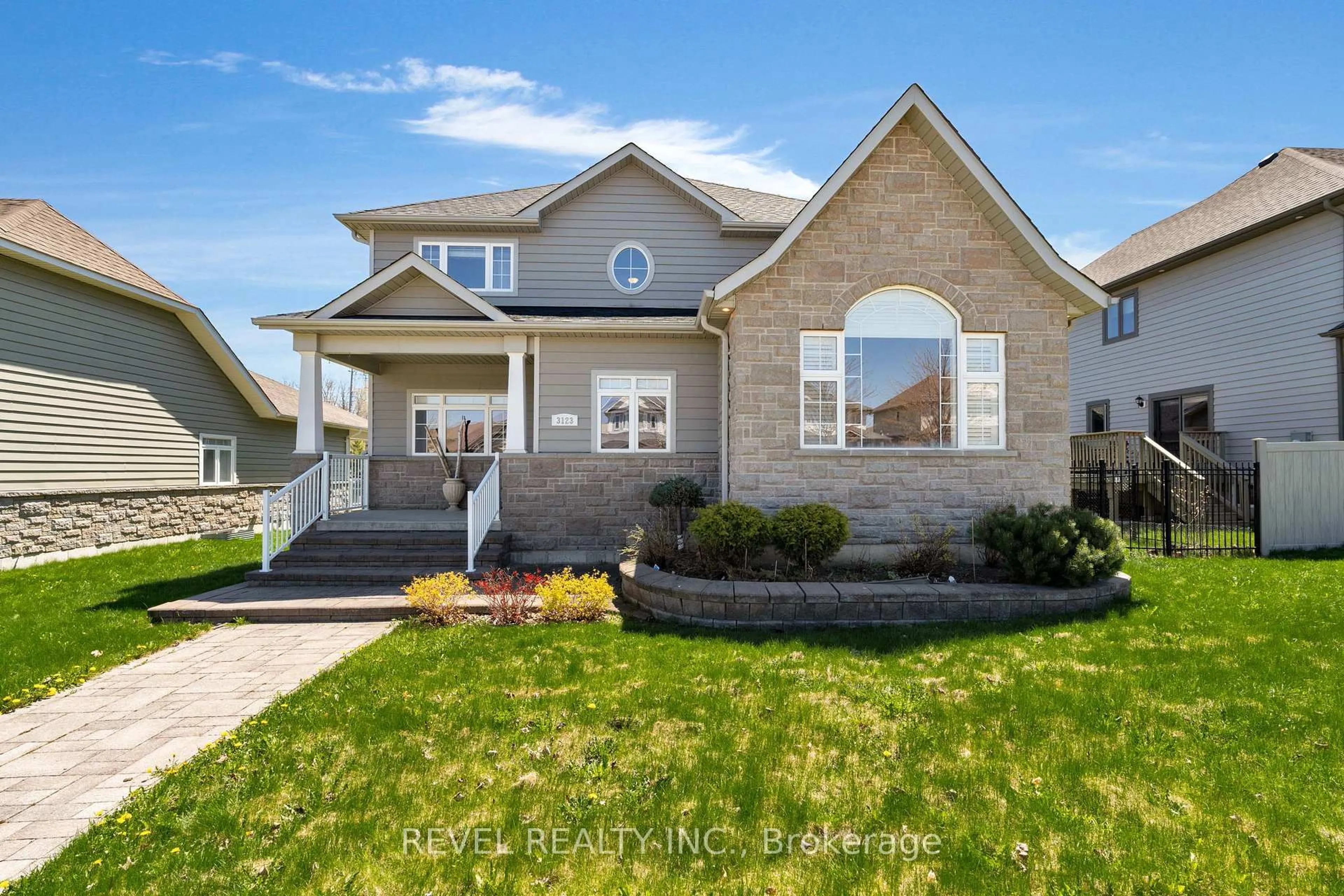 Home with brick exterior material, street for 3123 Stone Ridge Blvd, Orillia Ontario L3V 0A2