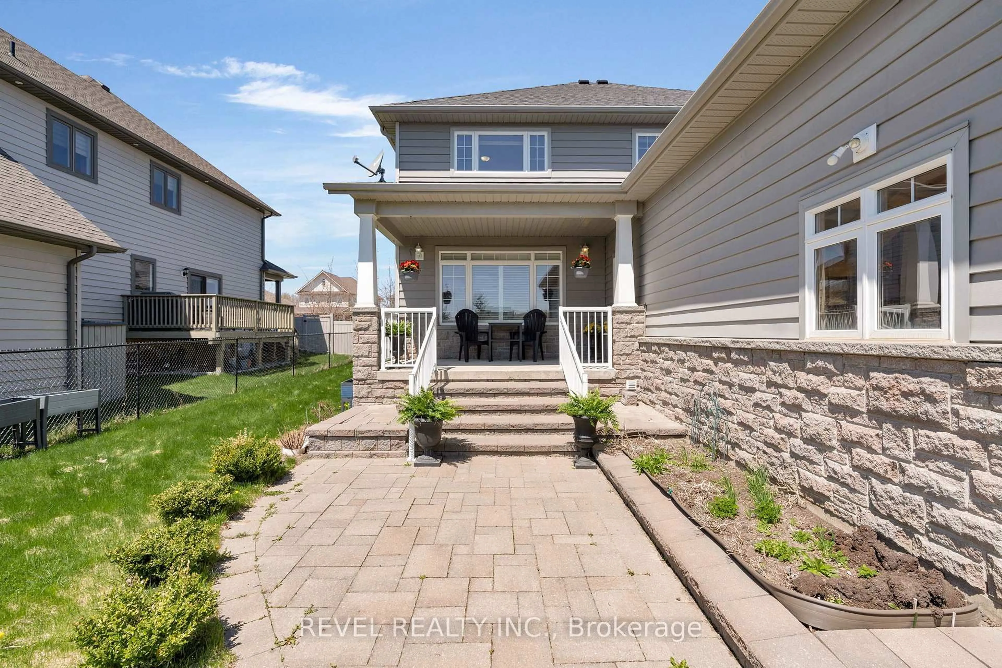 Patio, street for 3123 Stone Ridge Blvd, Orillia Ontario L3V 0A2