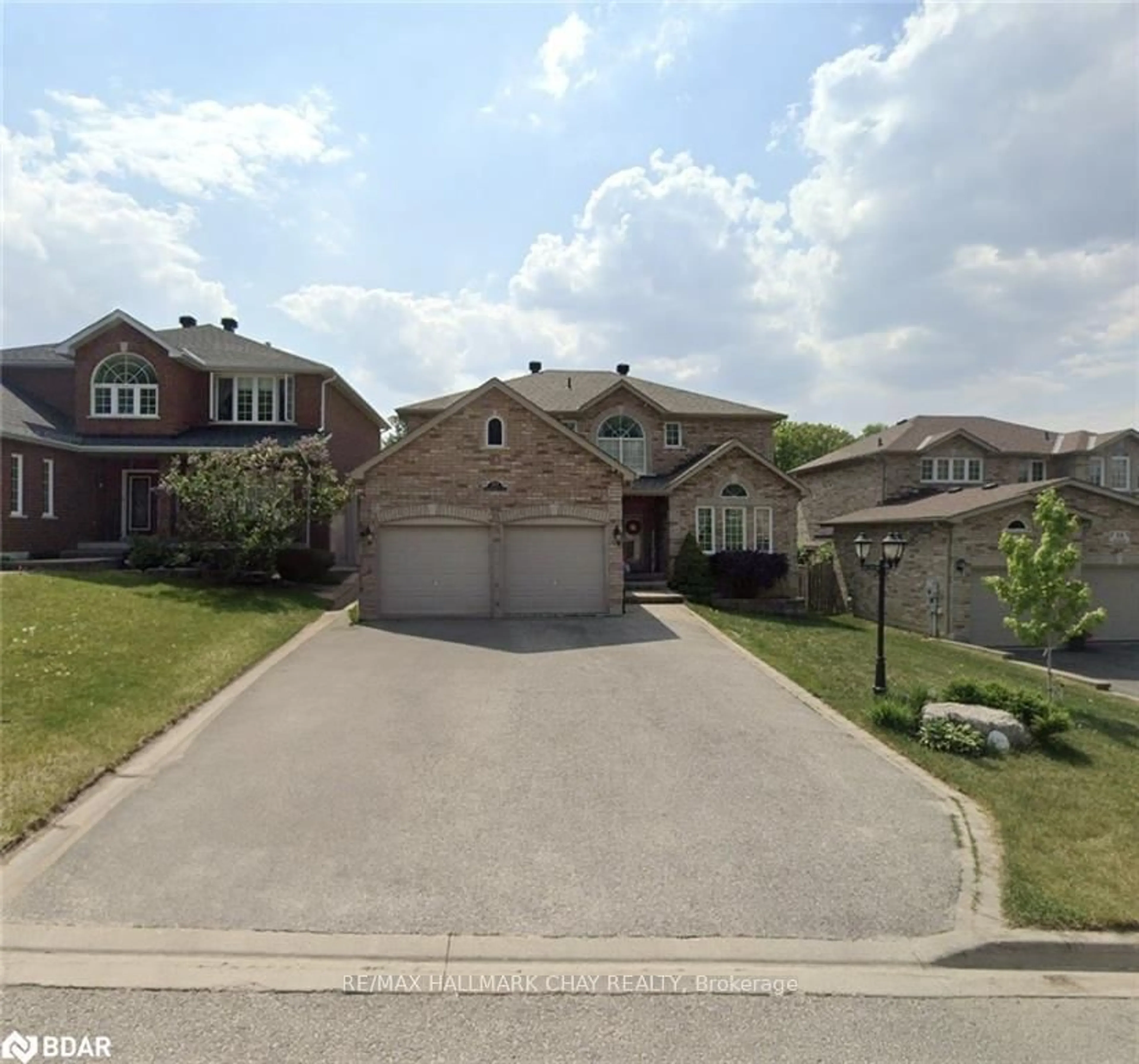 Unknown for 33 Pinecliff Cres, Barrie Ontario L4N 5V2