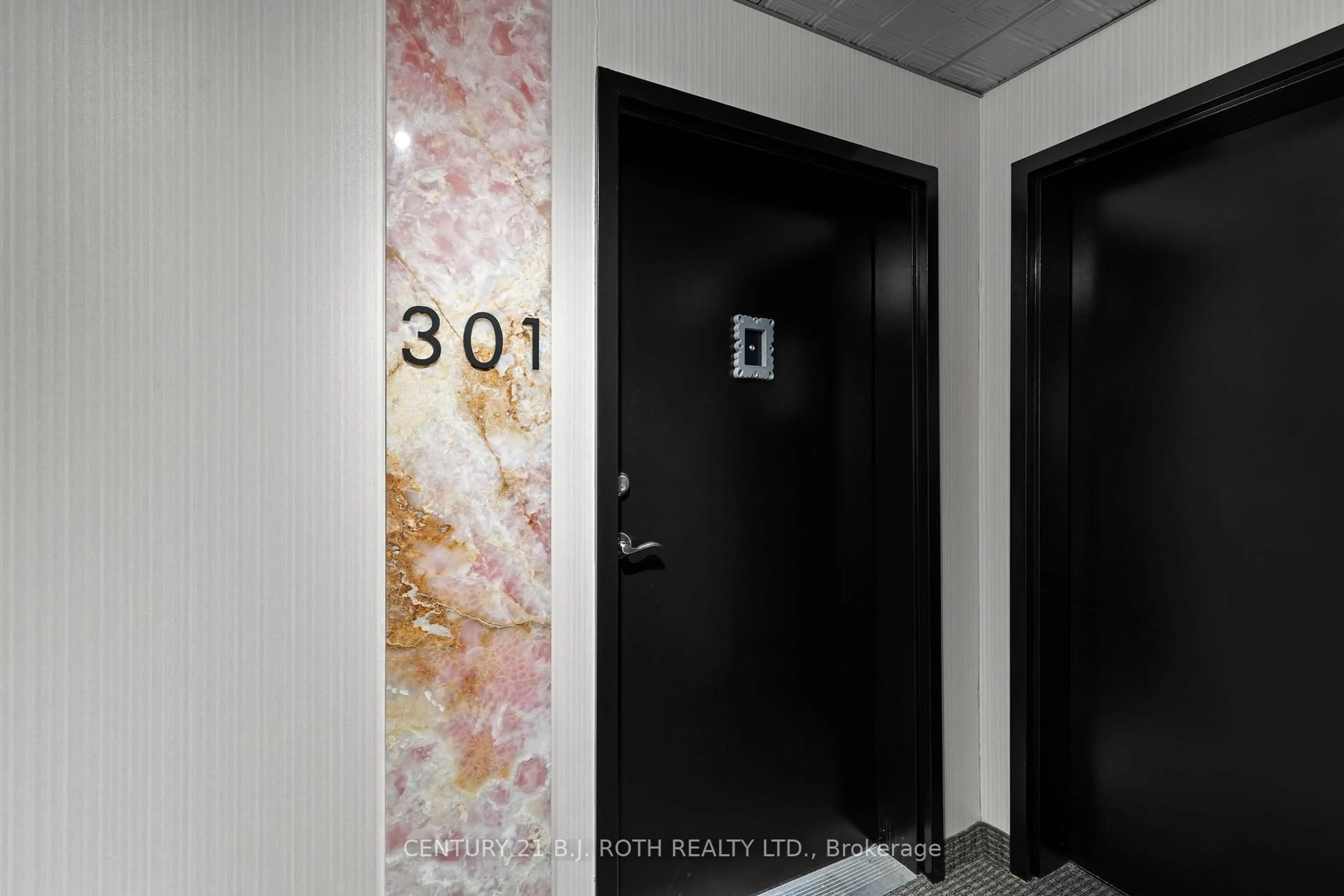 Unknown for 300 ESSA Rd #301, Barrie Ontario L9J 0B9