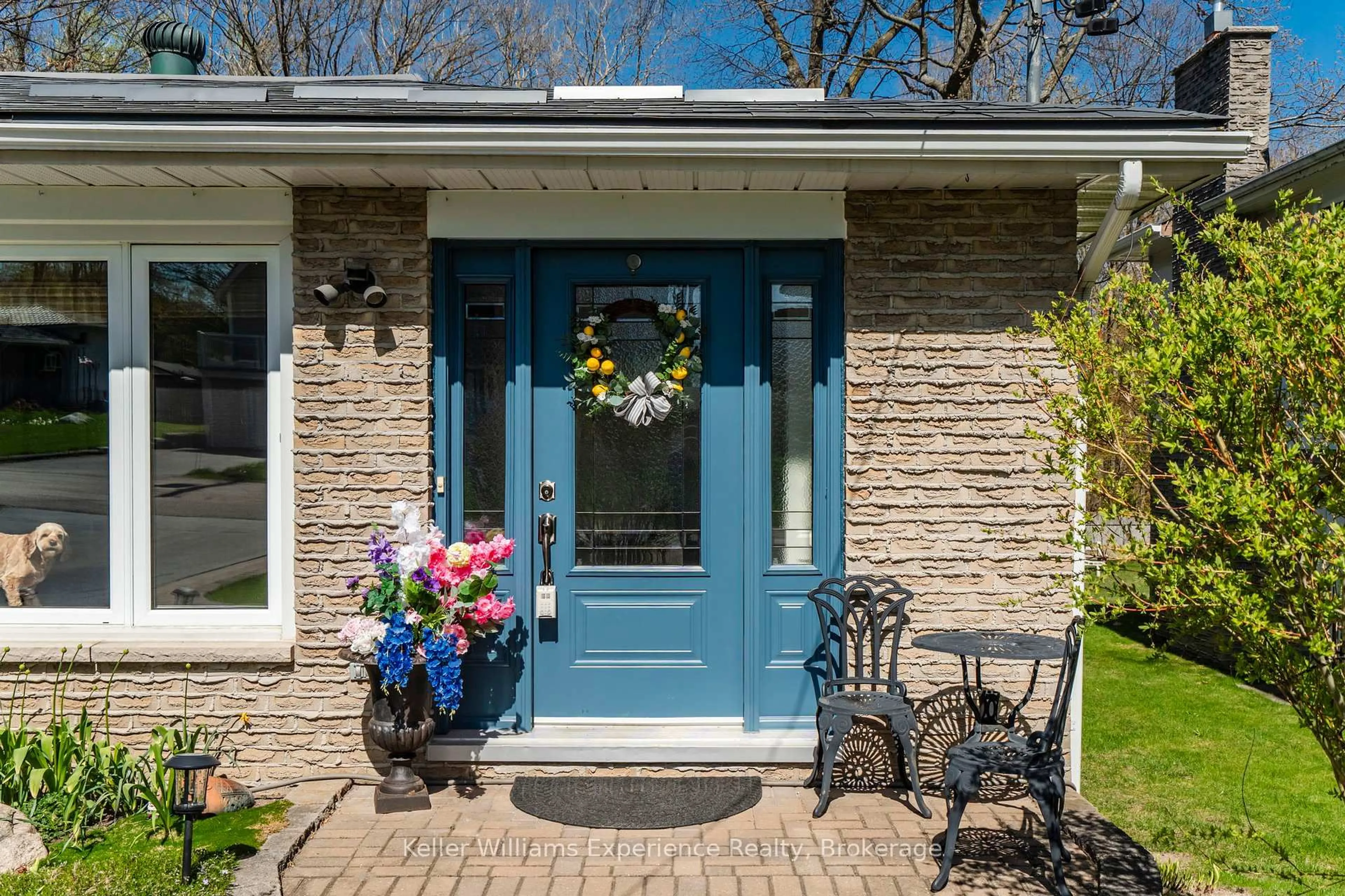 Indoor entryway for 201 Bayfield Ave, Midland Ontario L4R 5J5