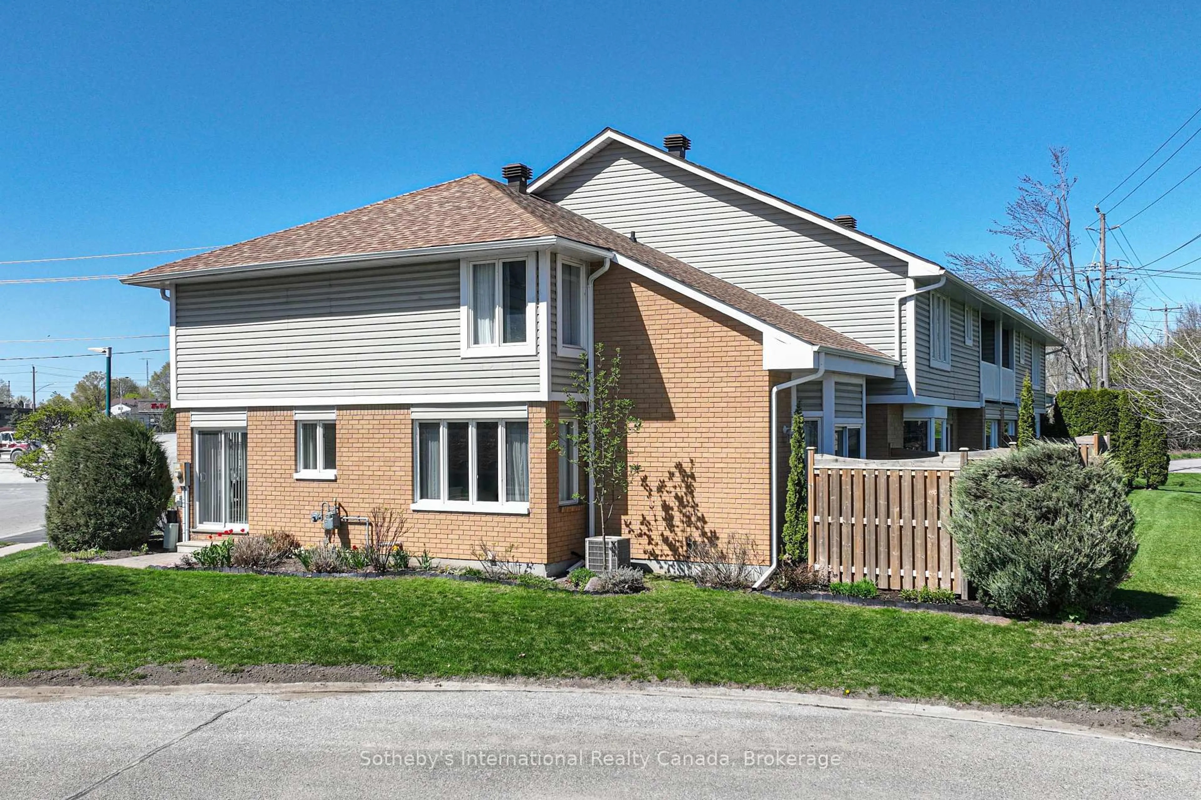 Home with vinyl exterior material, street for 10 MUSEUM Dr #104, Orillia Ontario L3V 7T9