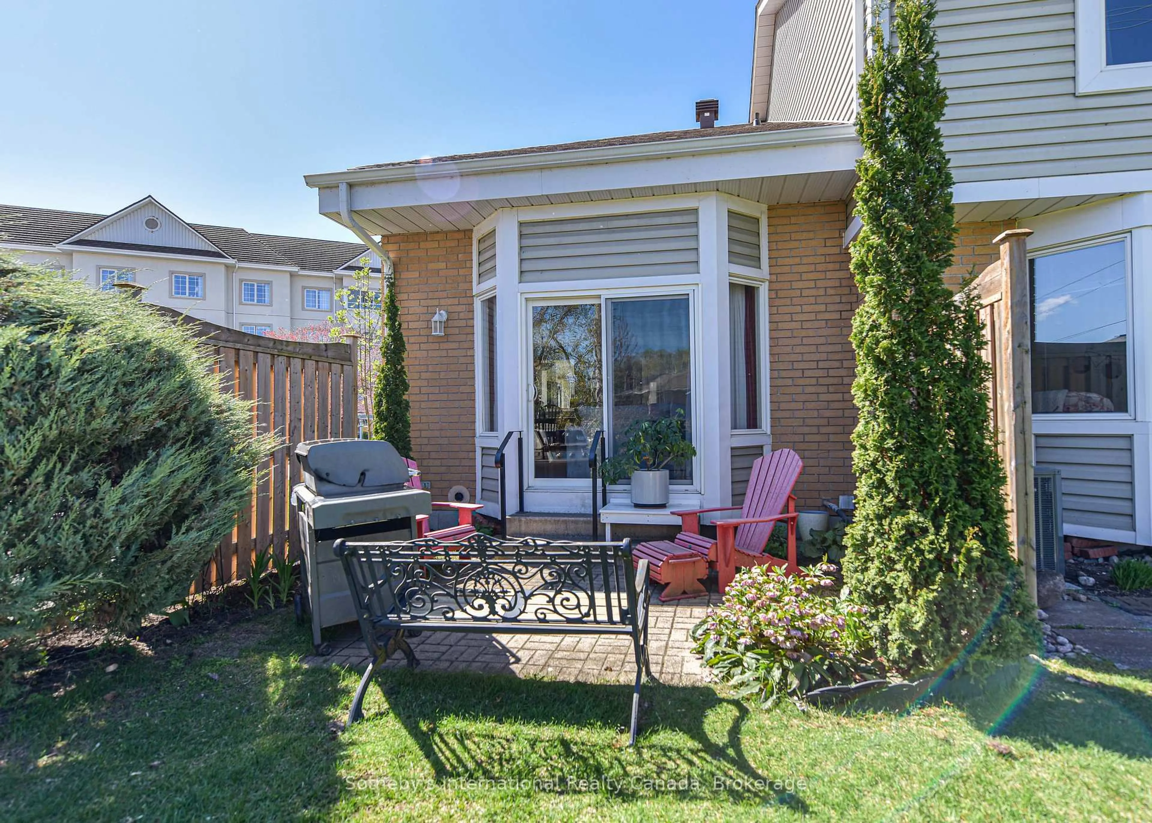 Patio, street for 10 MUSEUM Dr #104, Orillia Ontario L3V 7T9