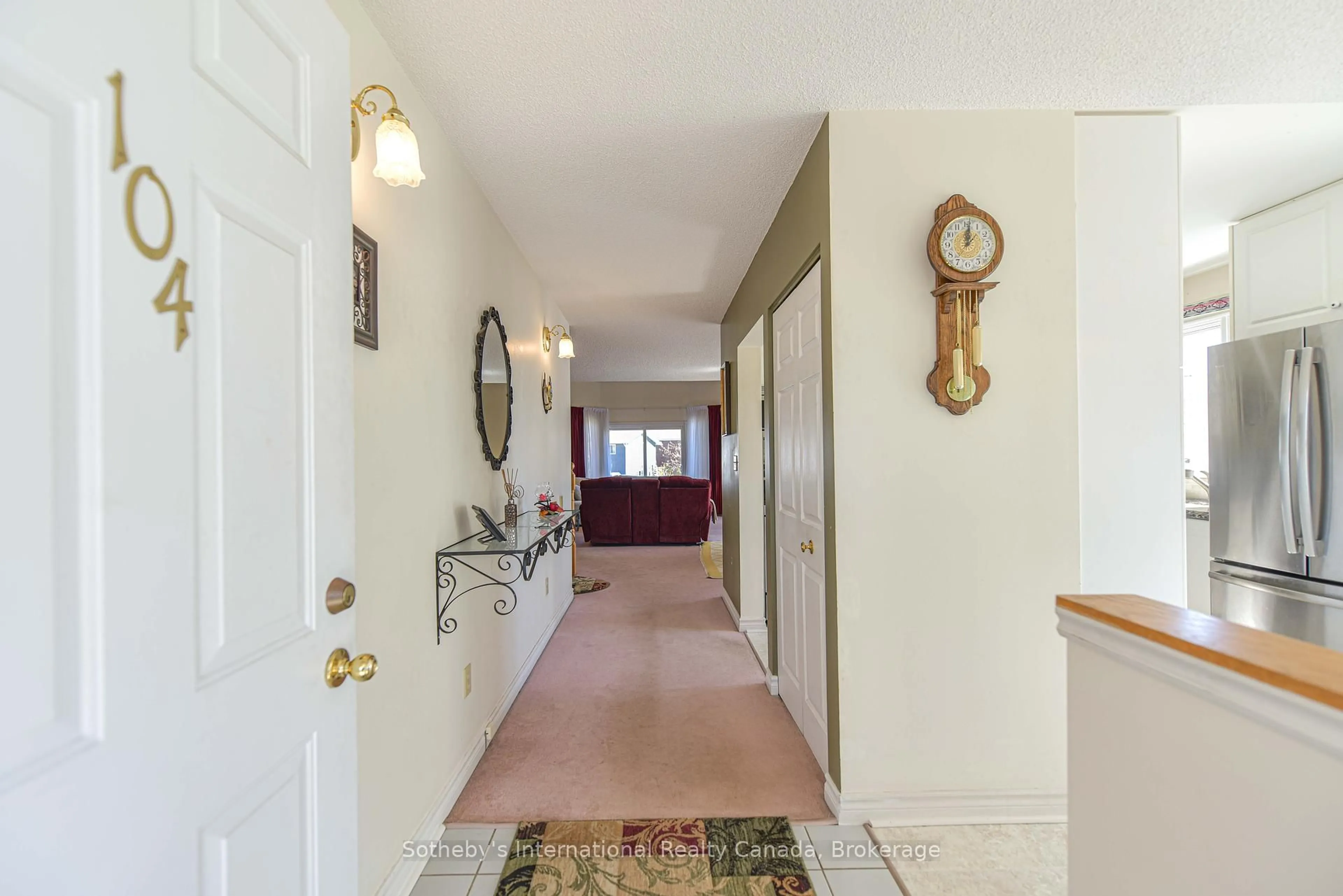 Indoor foyer for 10 MUSEUM Dr #104, Orillia Ontario L3V 7T9