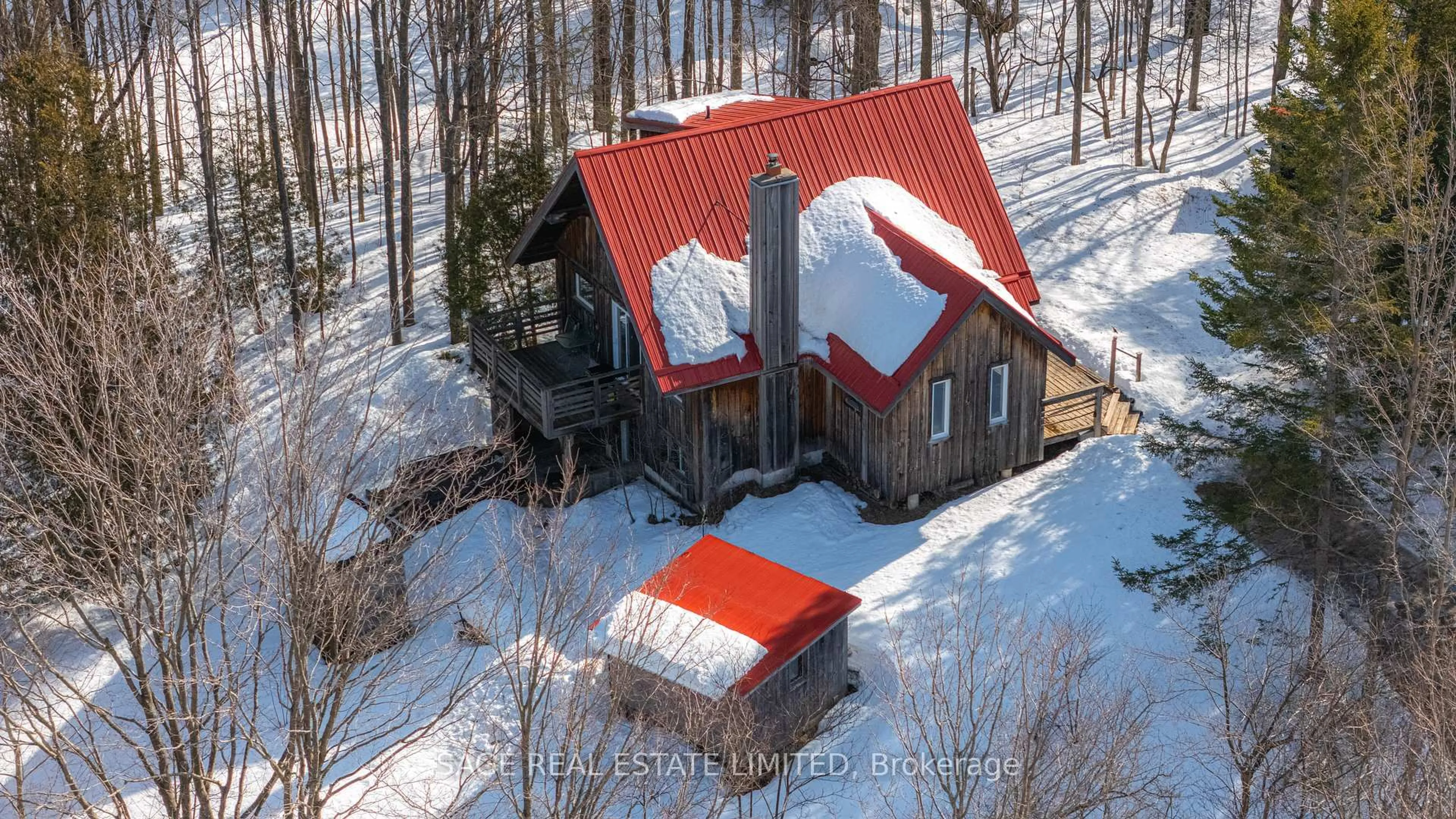 A pic from outside/outdoor area/front of a property/back of a property/a pic from drone, building for 9324 Ewing Rd, Clearview Ontario N0C 1M0