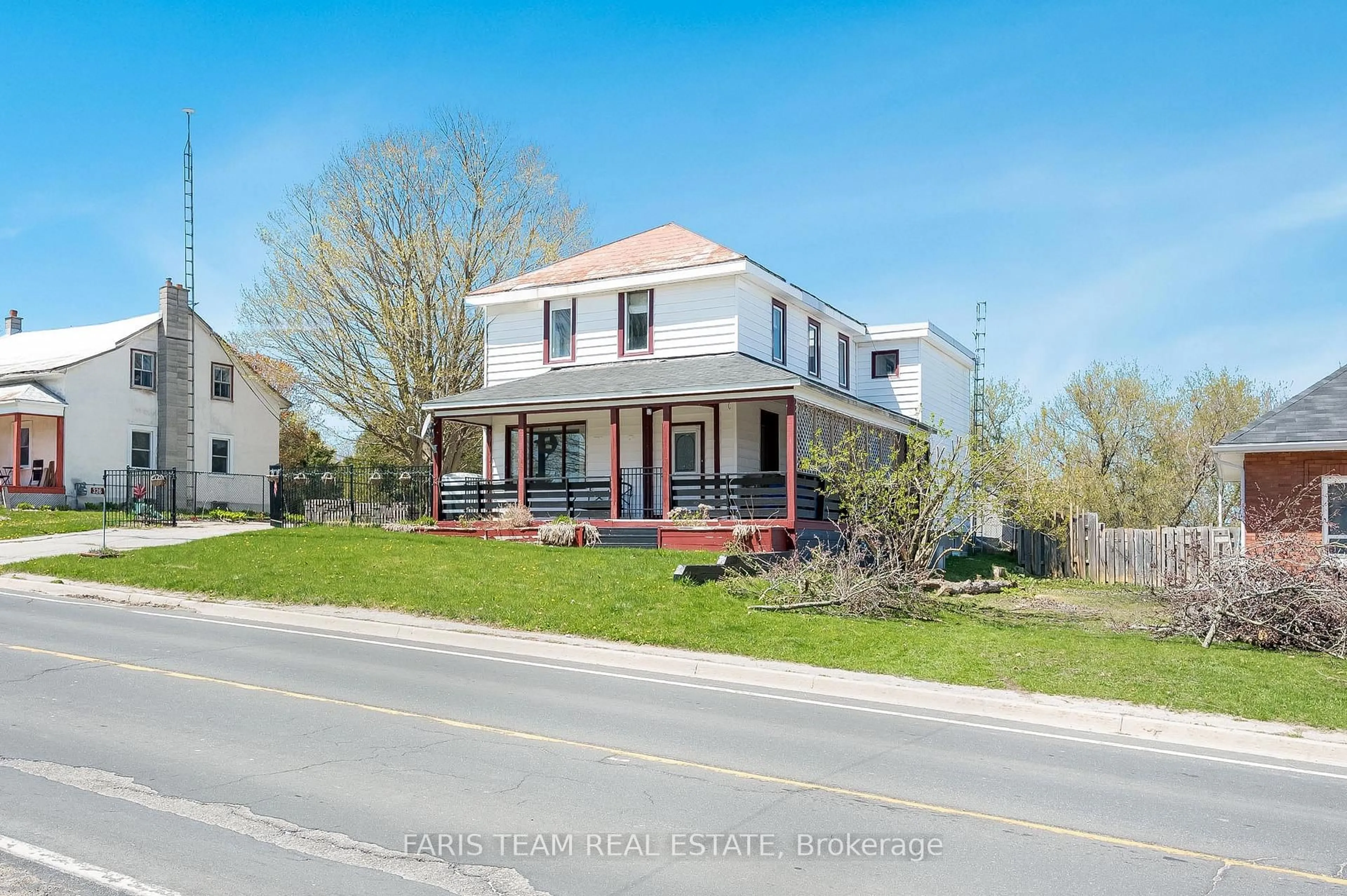 A pic from outside/outdoor area/front of a property/back of a property/a pic from drone, street for 326 Lafontaine Rd, Tiny Ontario L9M 0H1