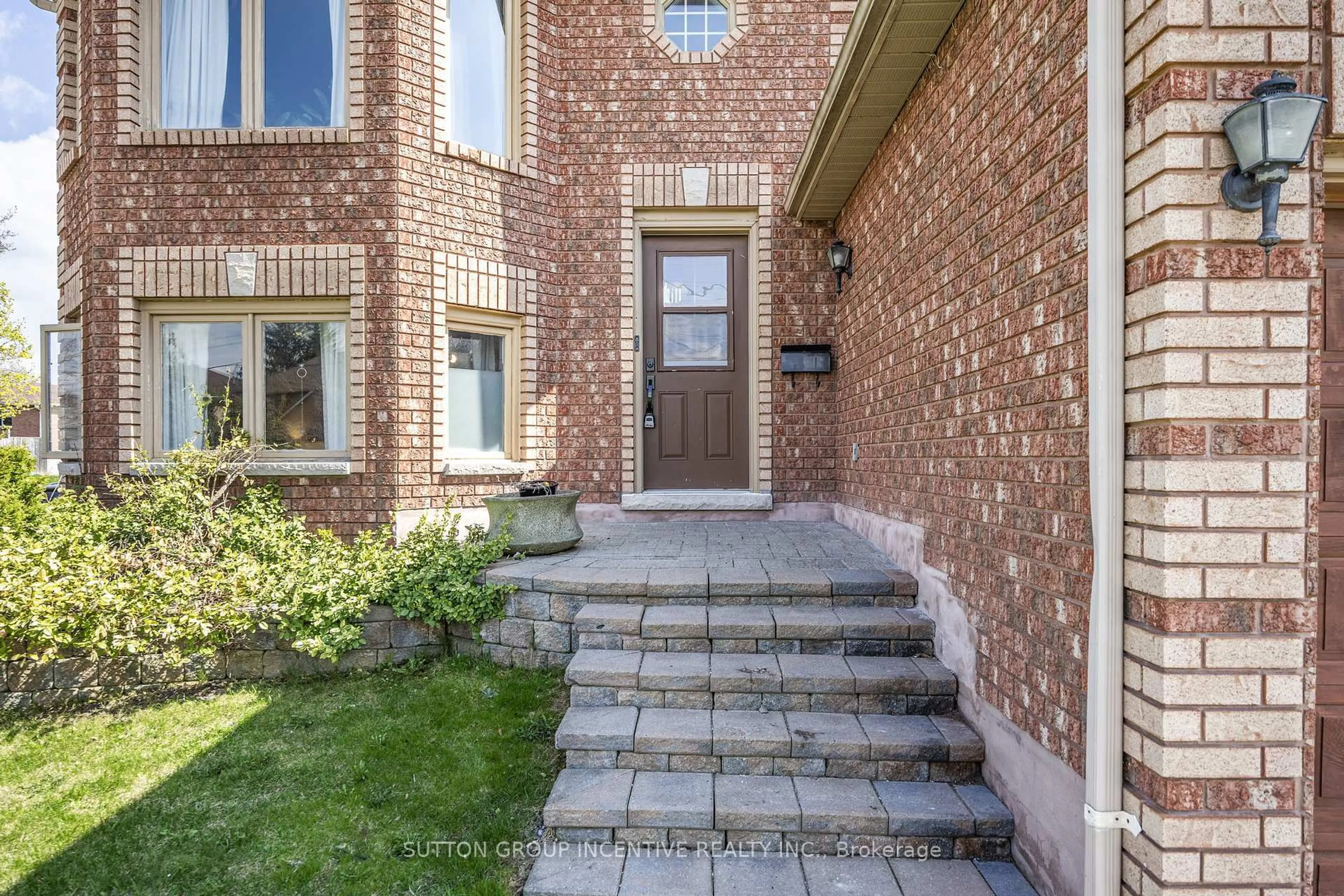 Home with brick exterior material, street for 111 Livingstone St, Barrie Ontario L4N 7J4
