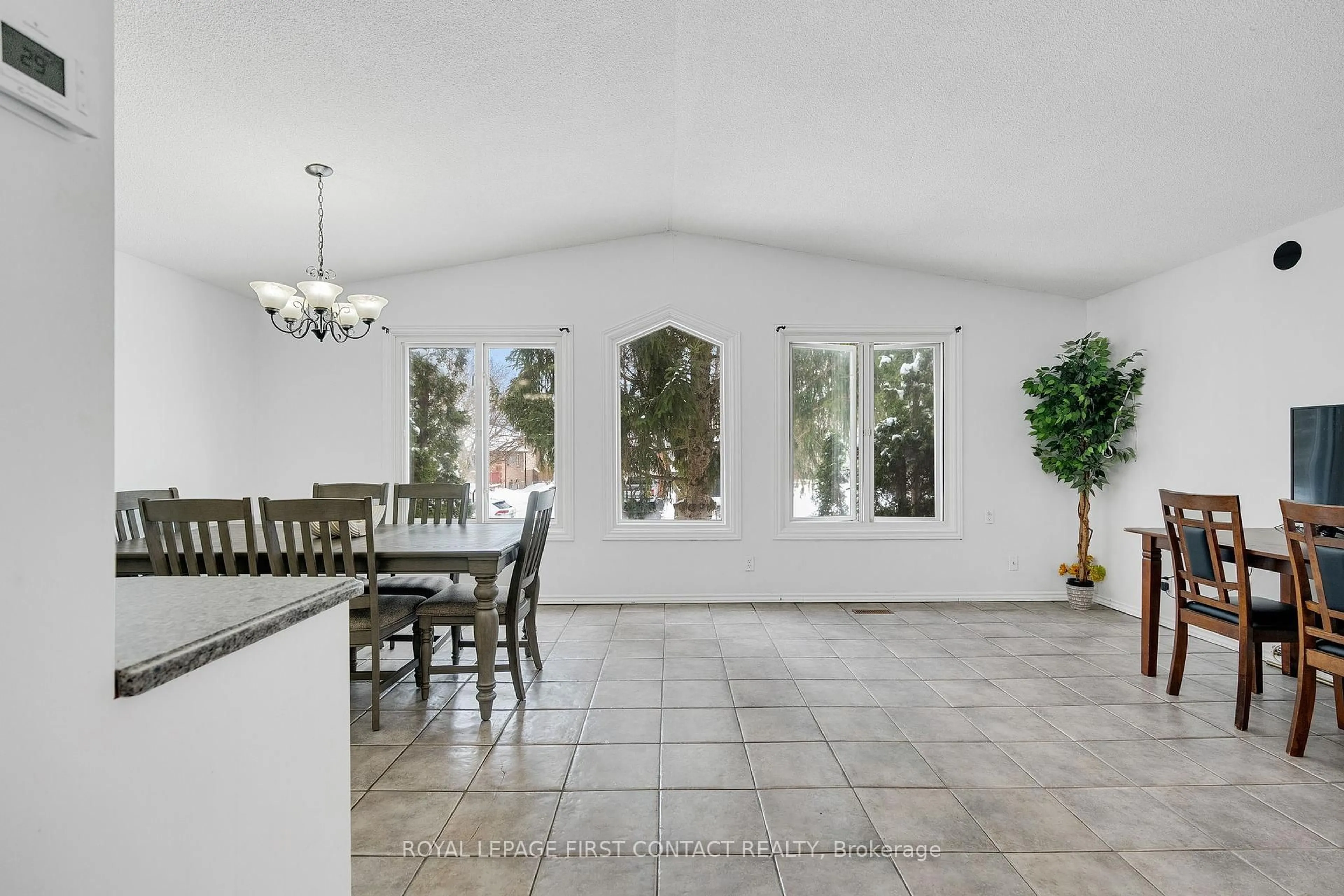 Dining room, ceramic/tile floor for 55 ROSENFELD Dr, Barrie Ontario L4M 5X5