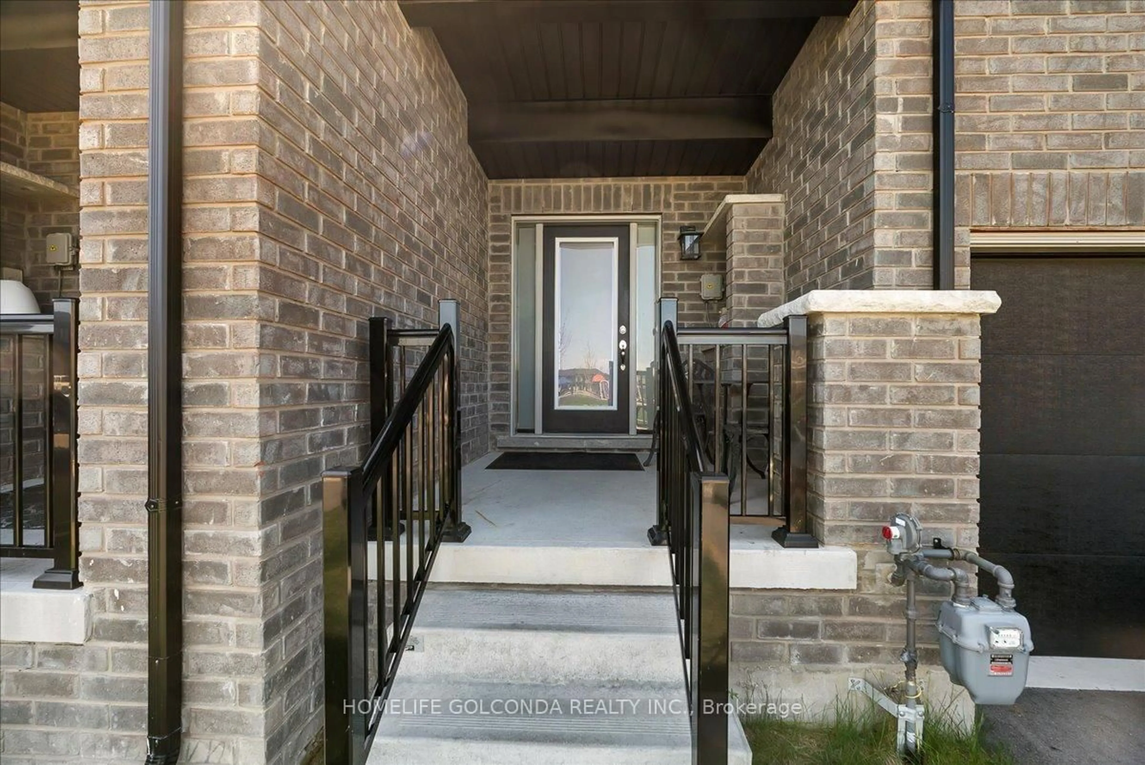 Indoor foyer for 9 Evergreen Terr, Barrie Ontario L9J 0M6